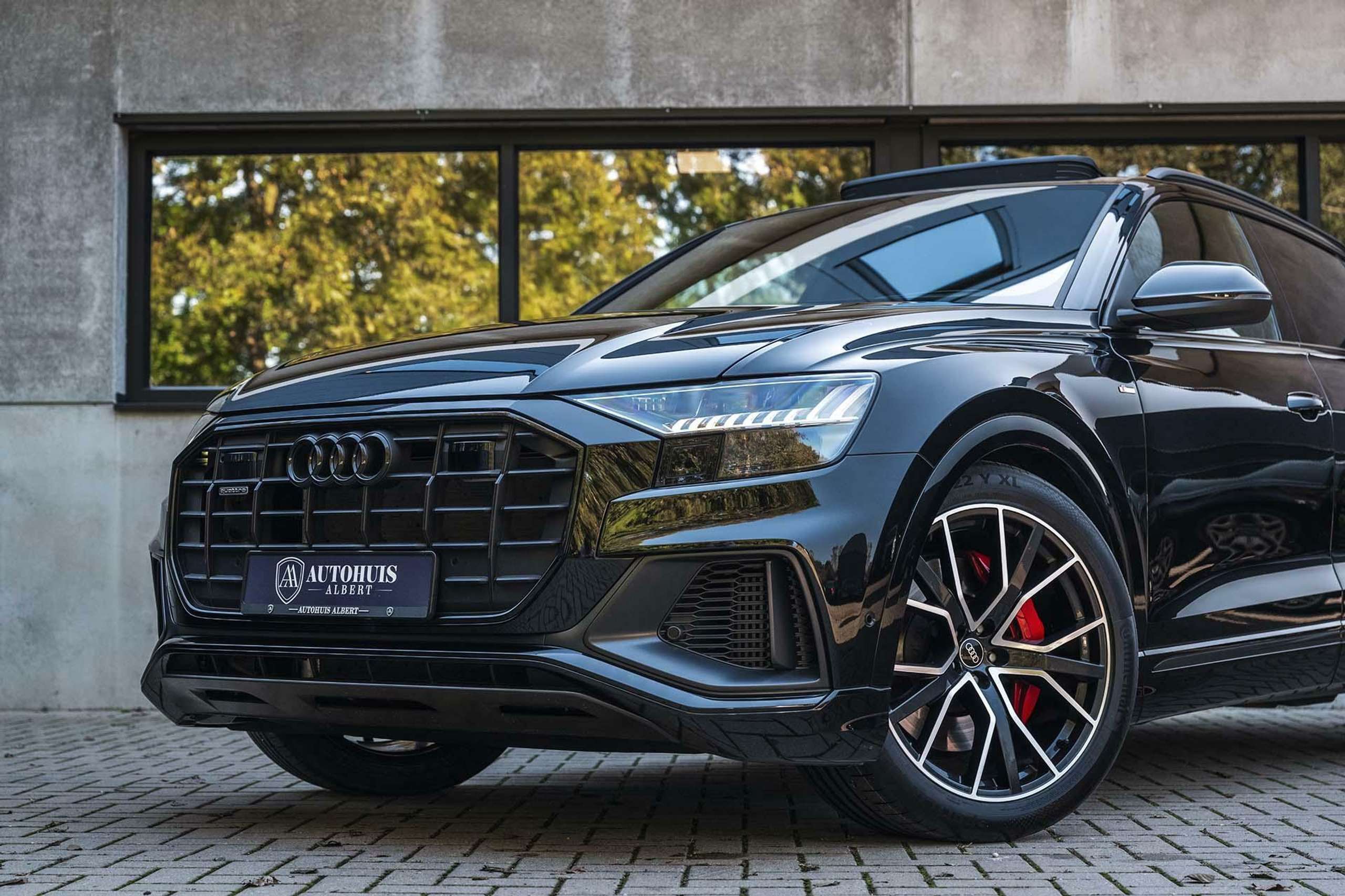 Audi - Q8