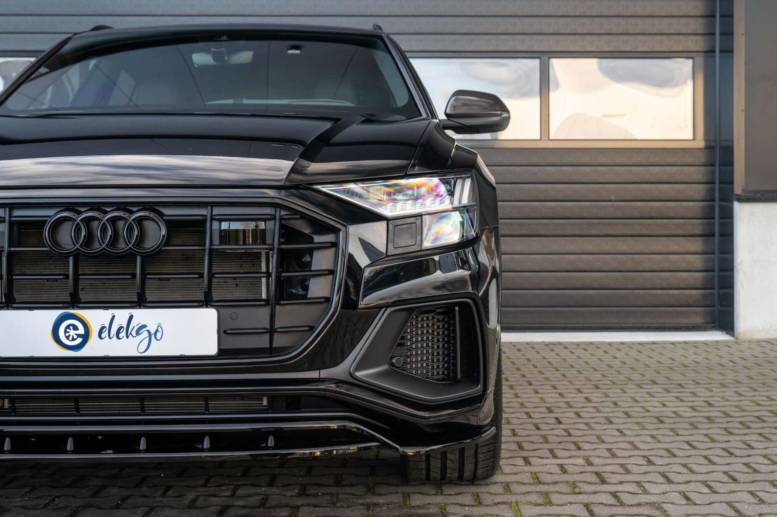 Audi - Q8