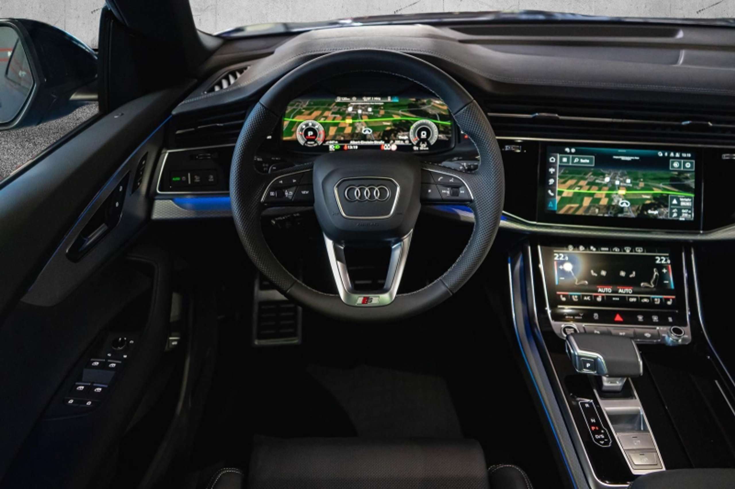 Audi - Q8