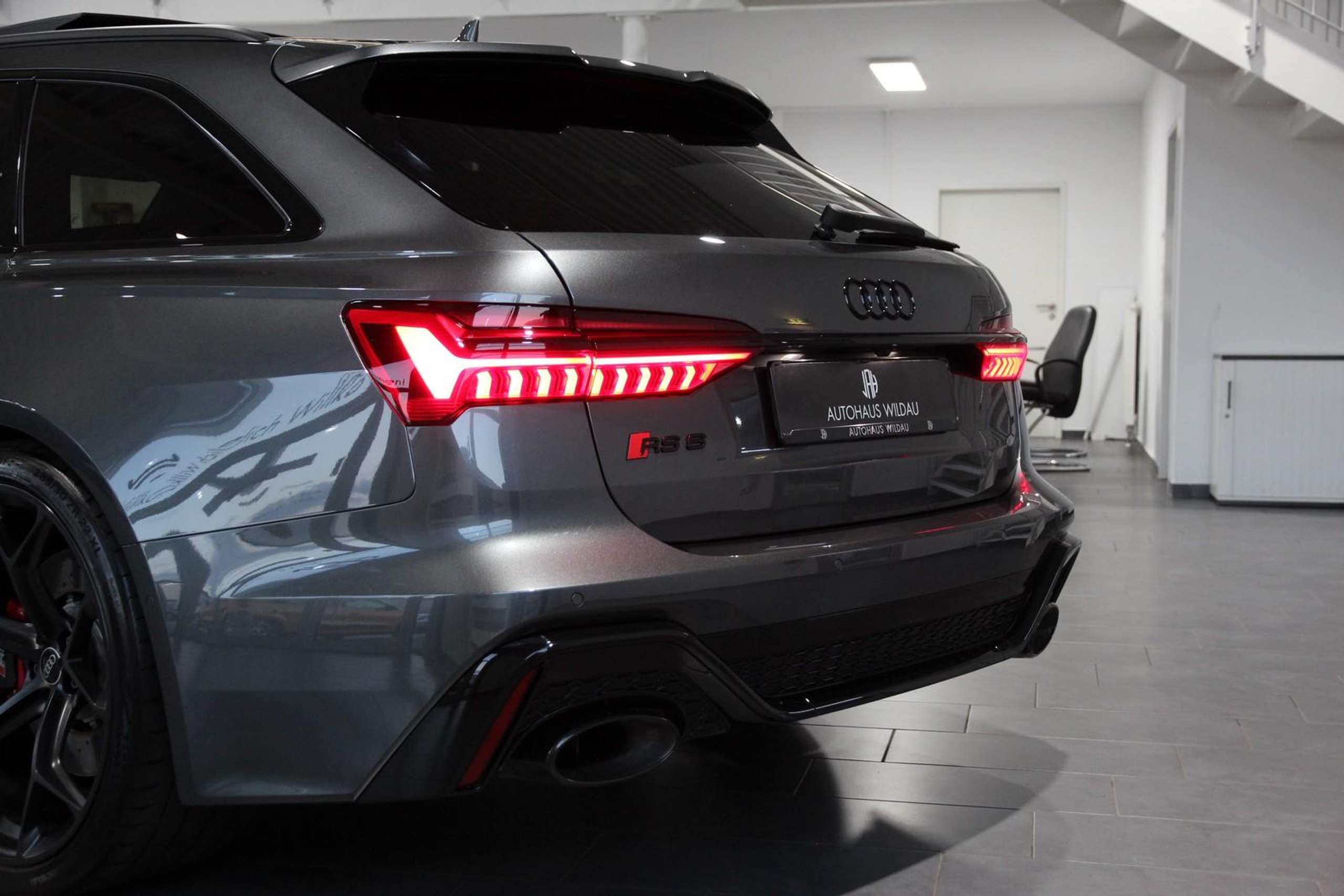 Audi - RS6