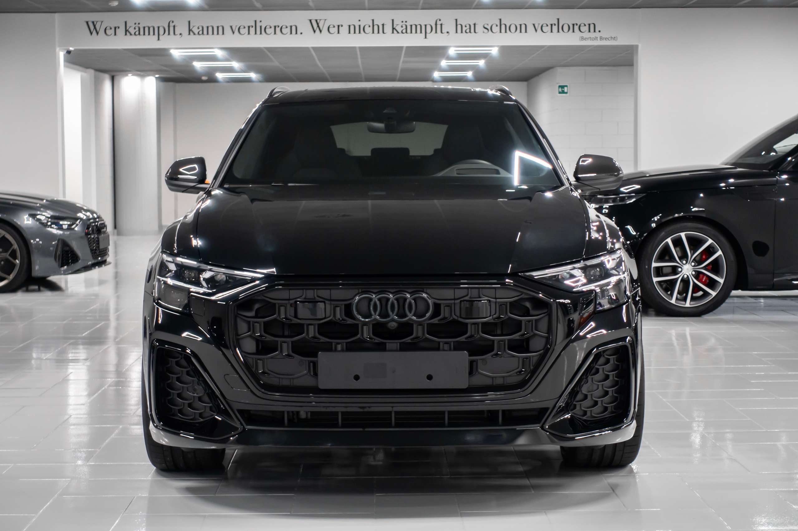 Audi - Q8