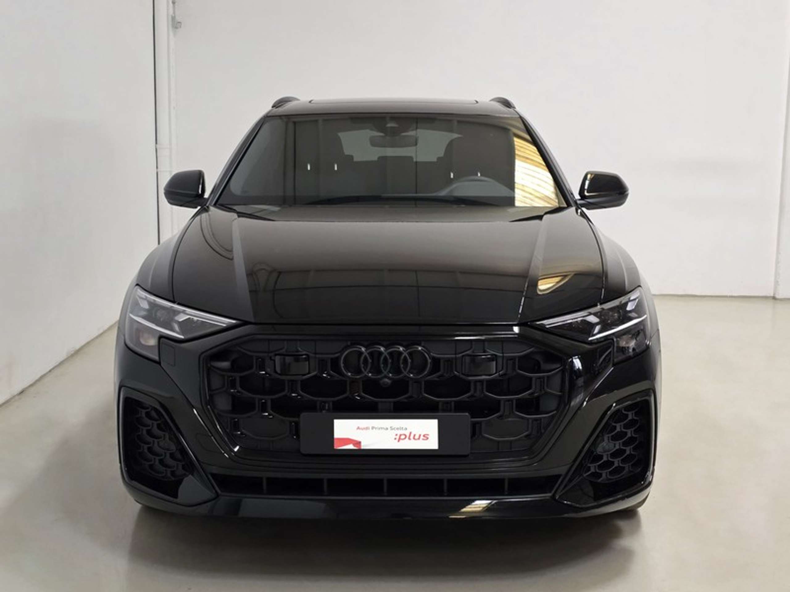 Audi - Q8