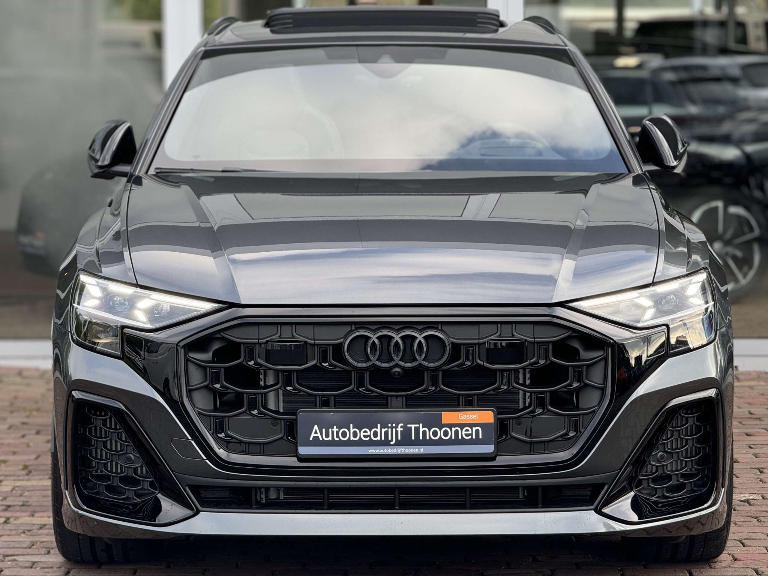 Audi - Q8