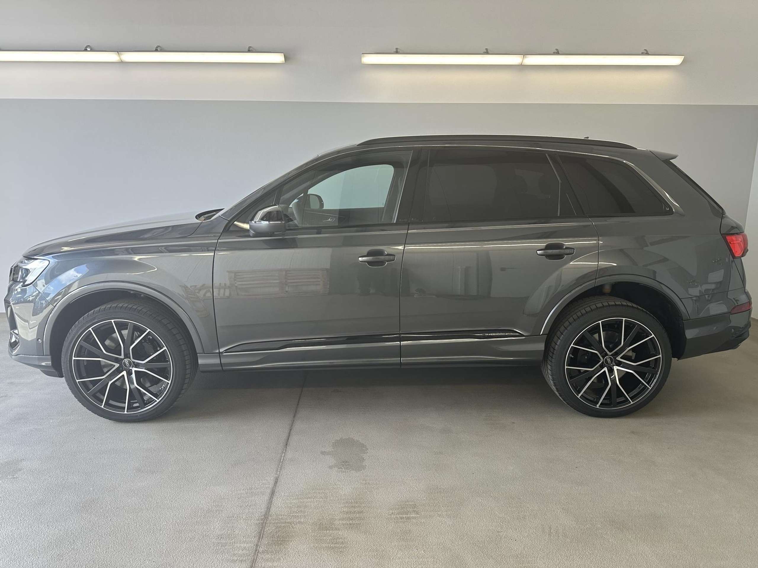 Audi - SQ7