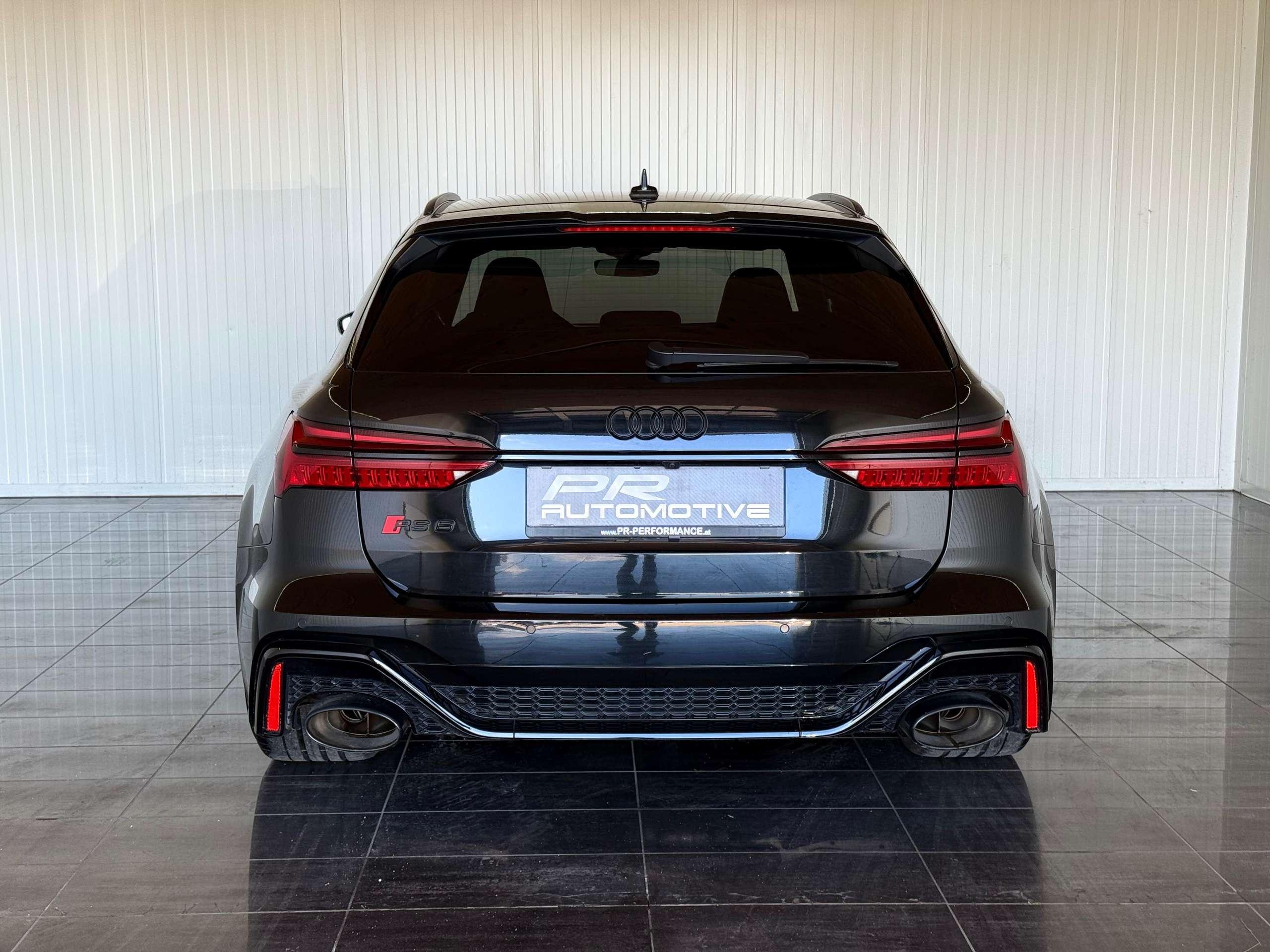 Audi - RS6