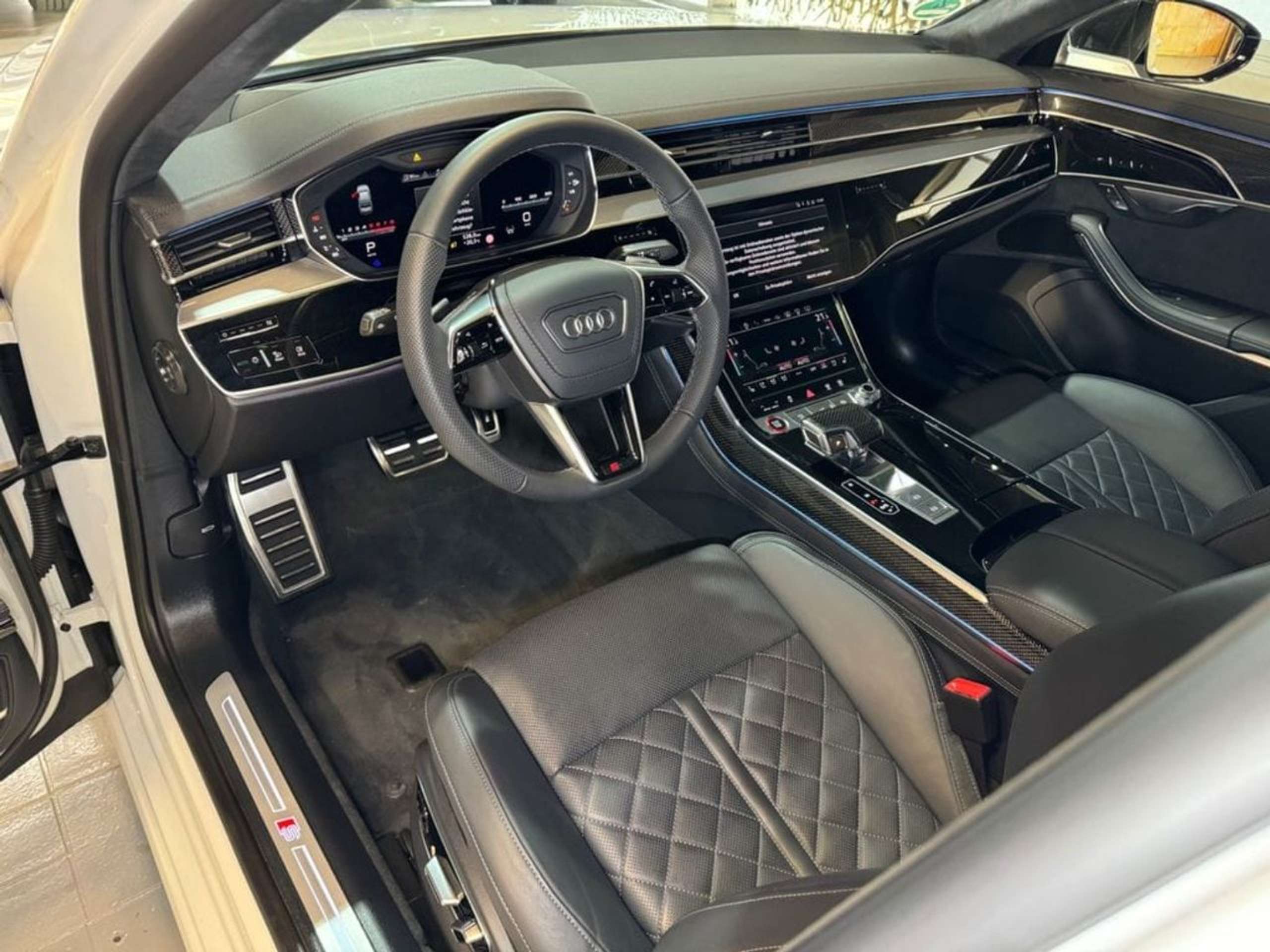 Audi - A8