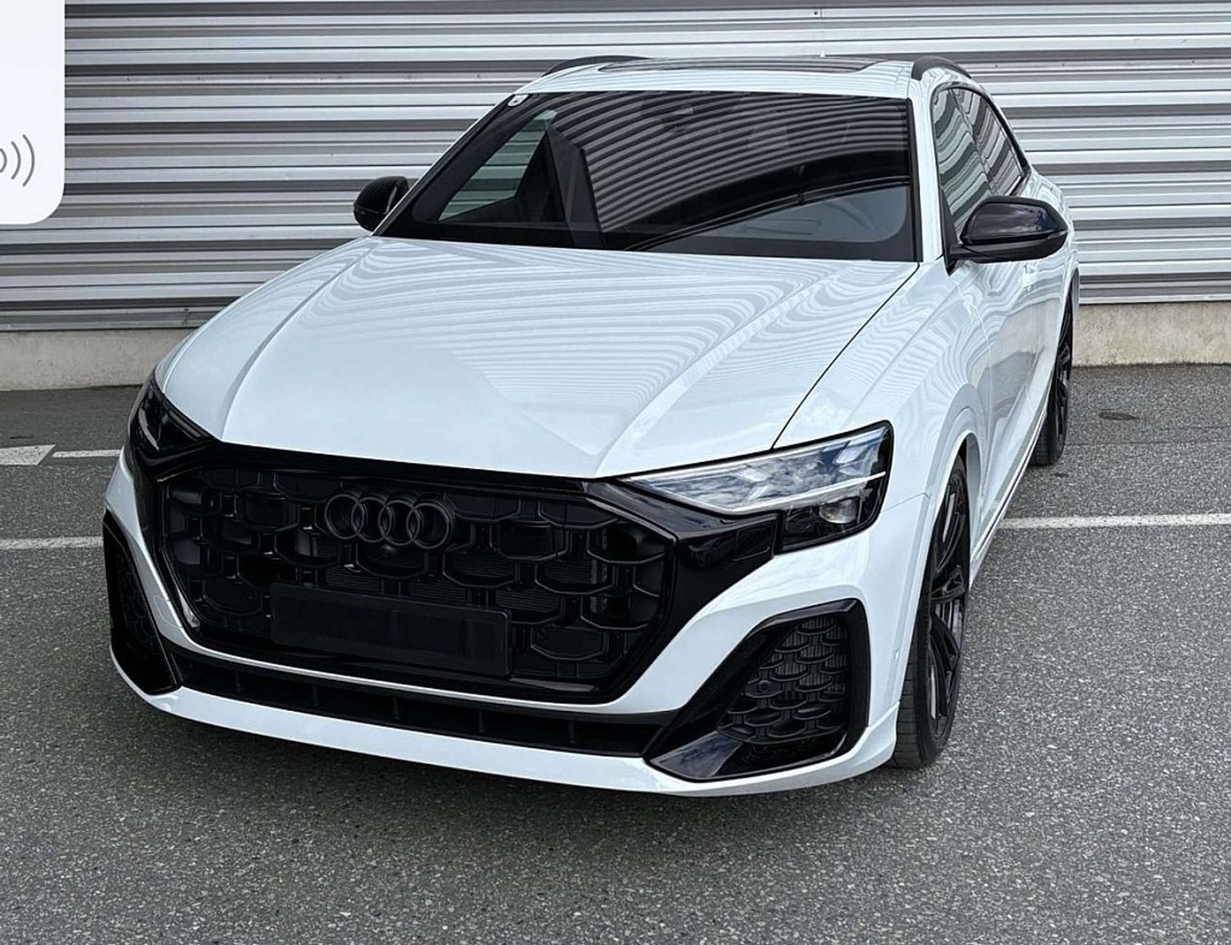 Audi - Q8