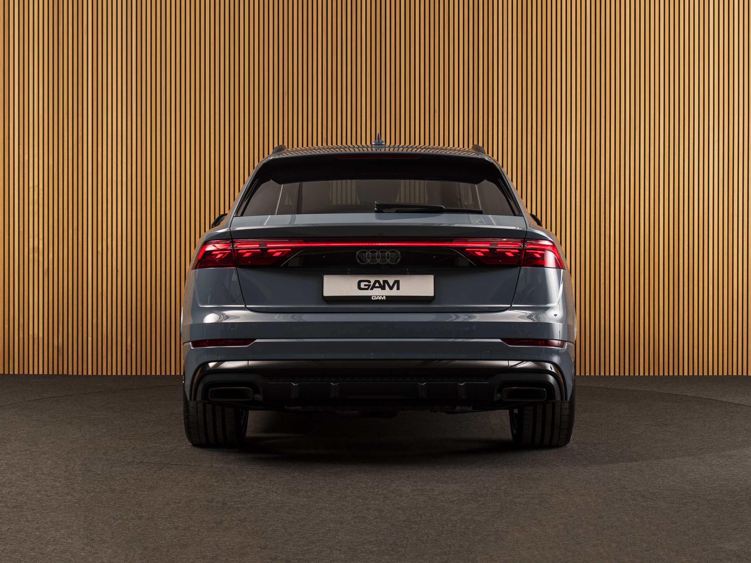 Audi - Q8