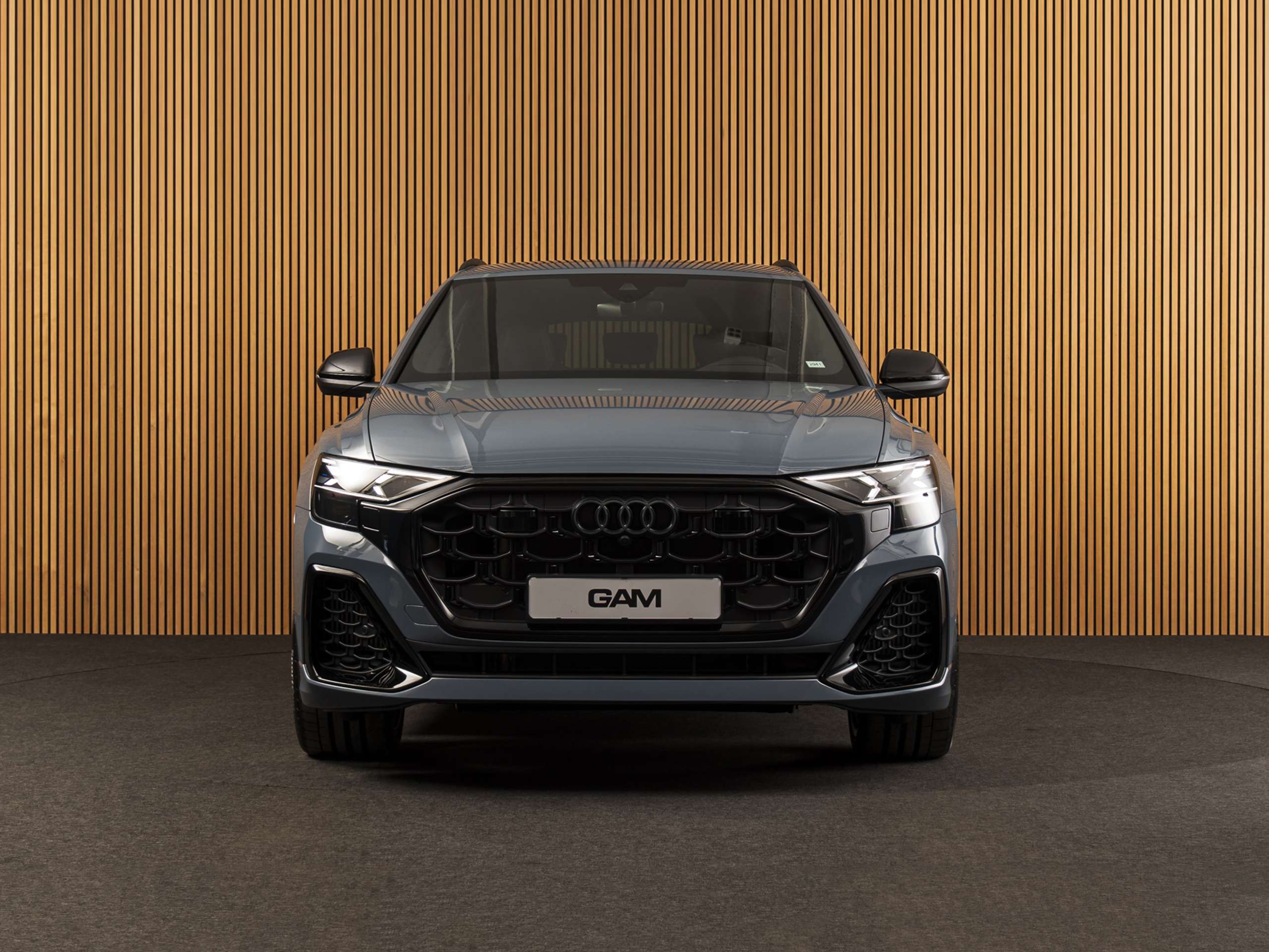 Audi - Q8