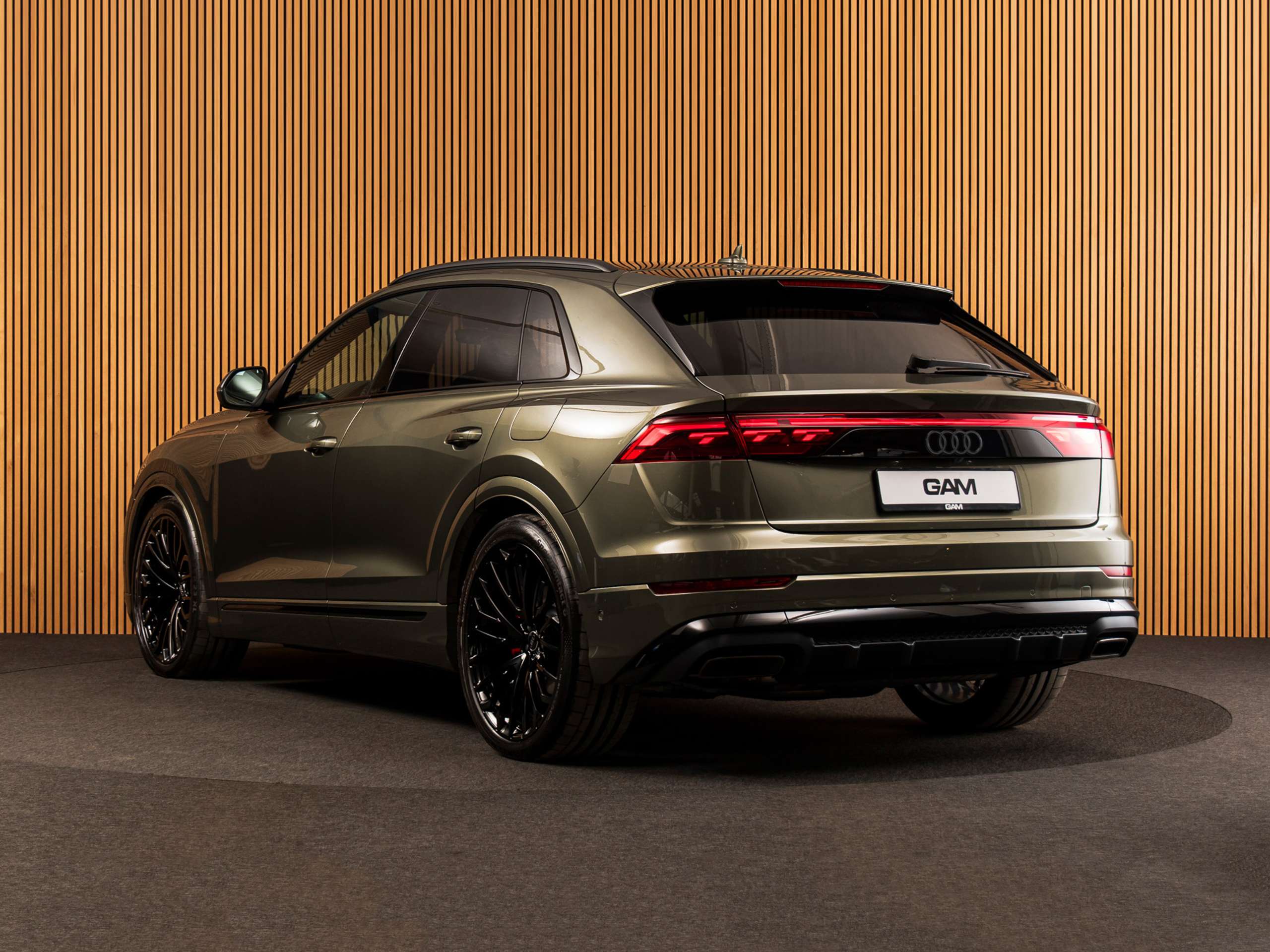 Audi - Q8