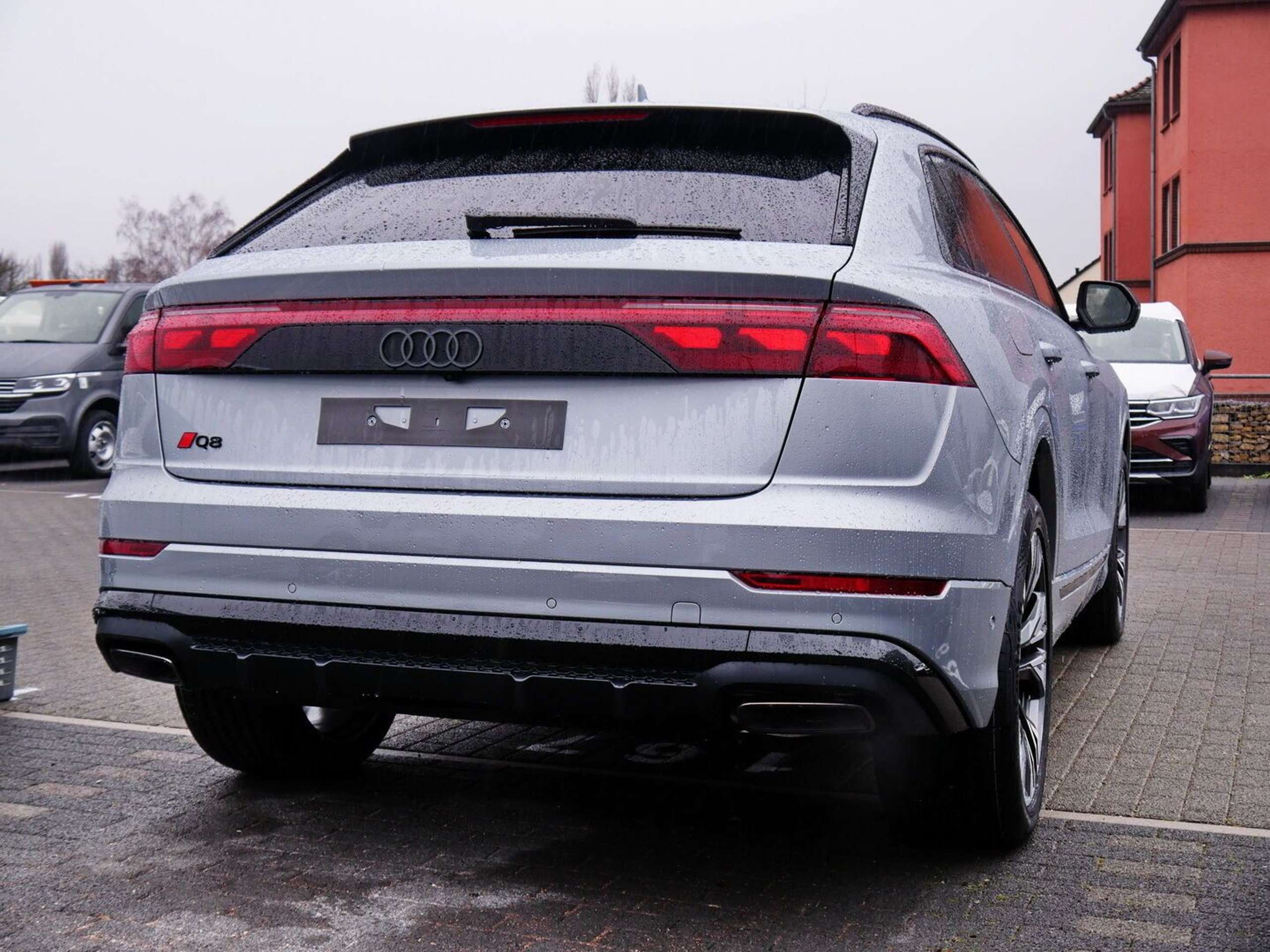 Audi - Q8