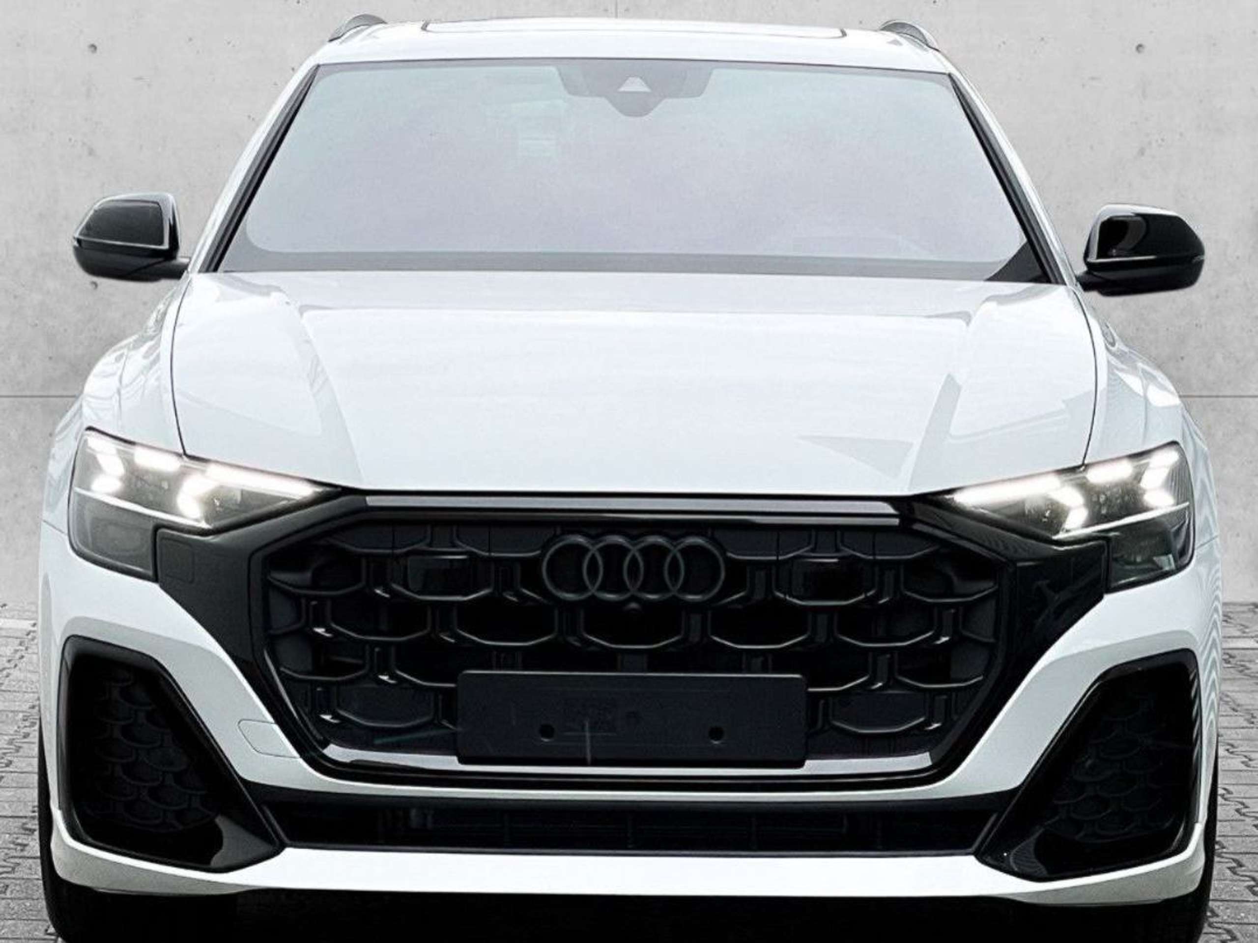 Audi - Q8