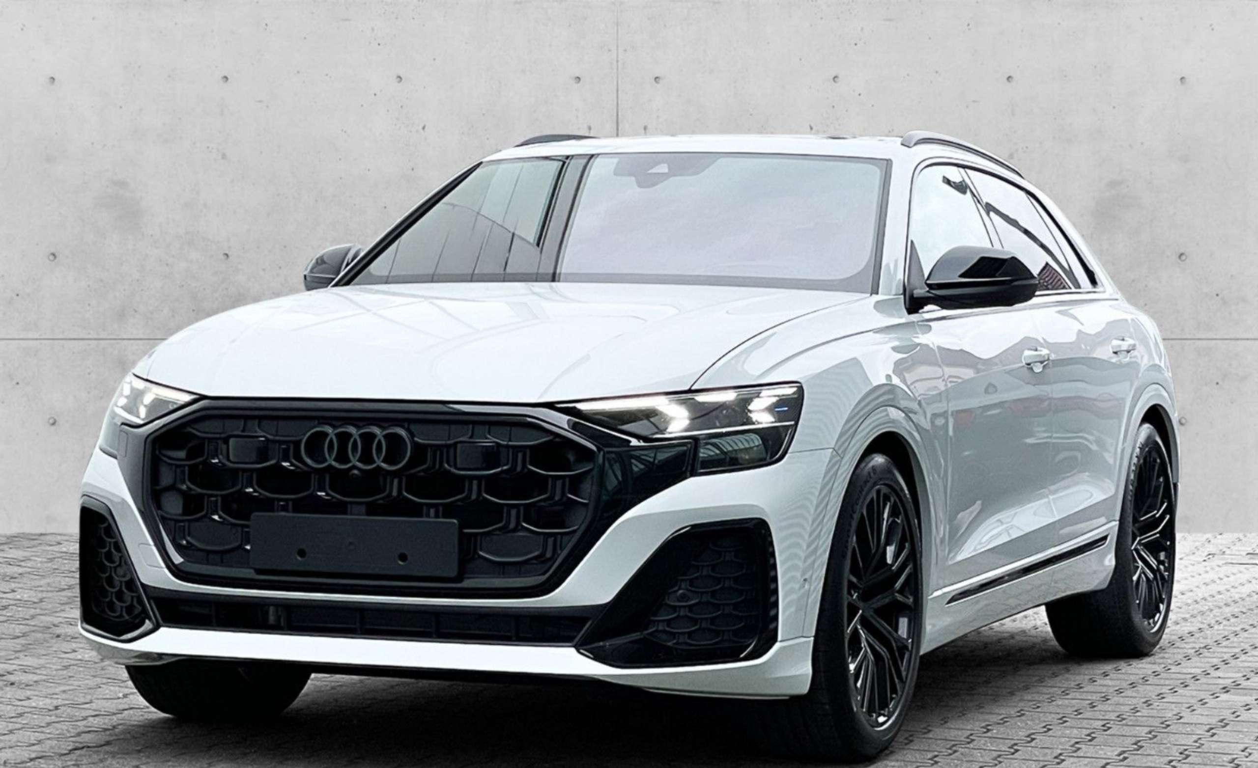 Audi - Q8