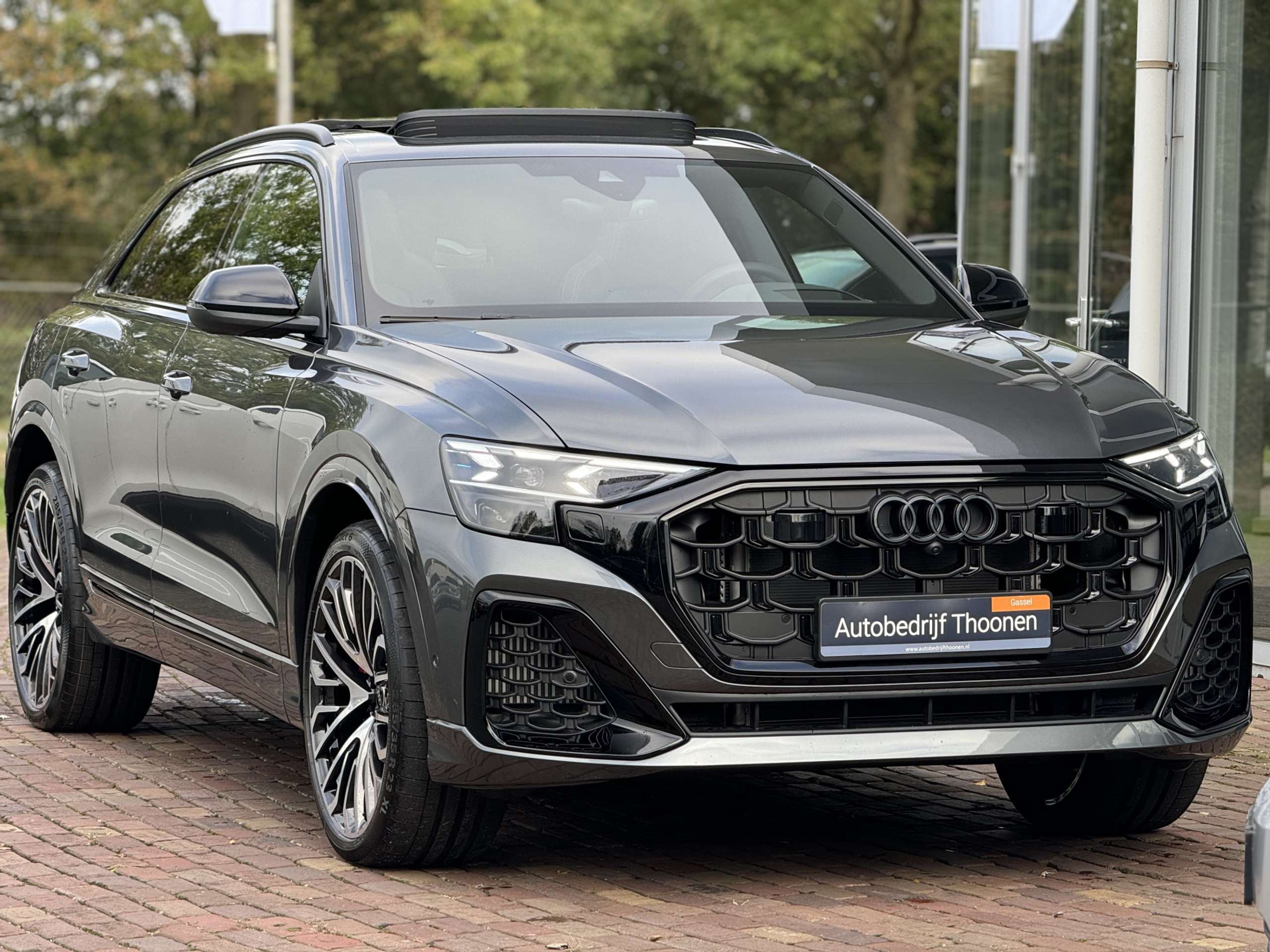 Audi - Q8