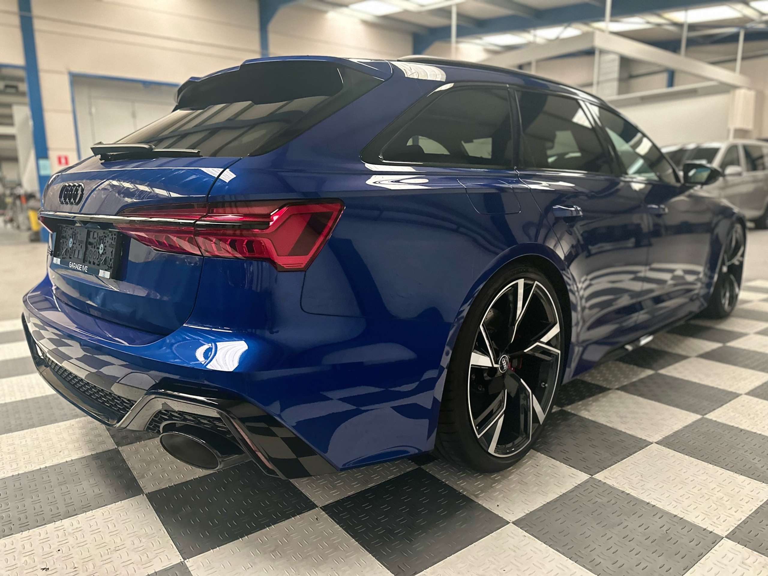 Audi - RS6