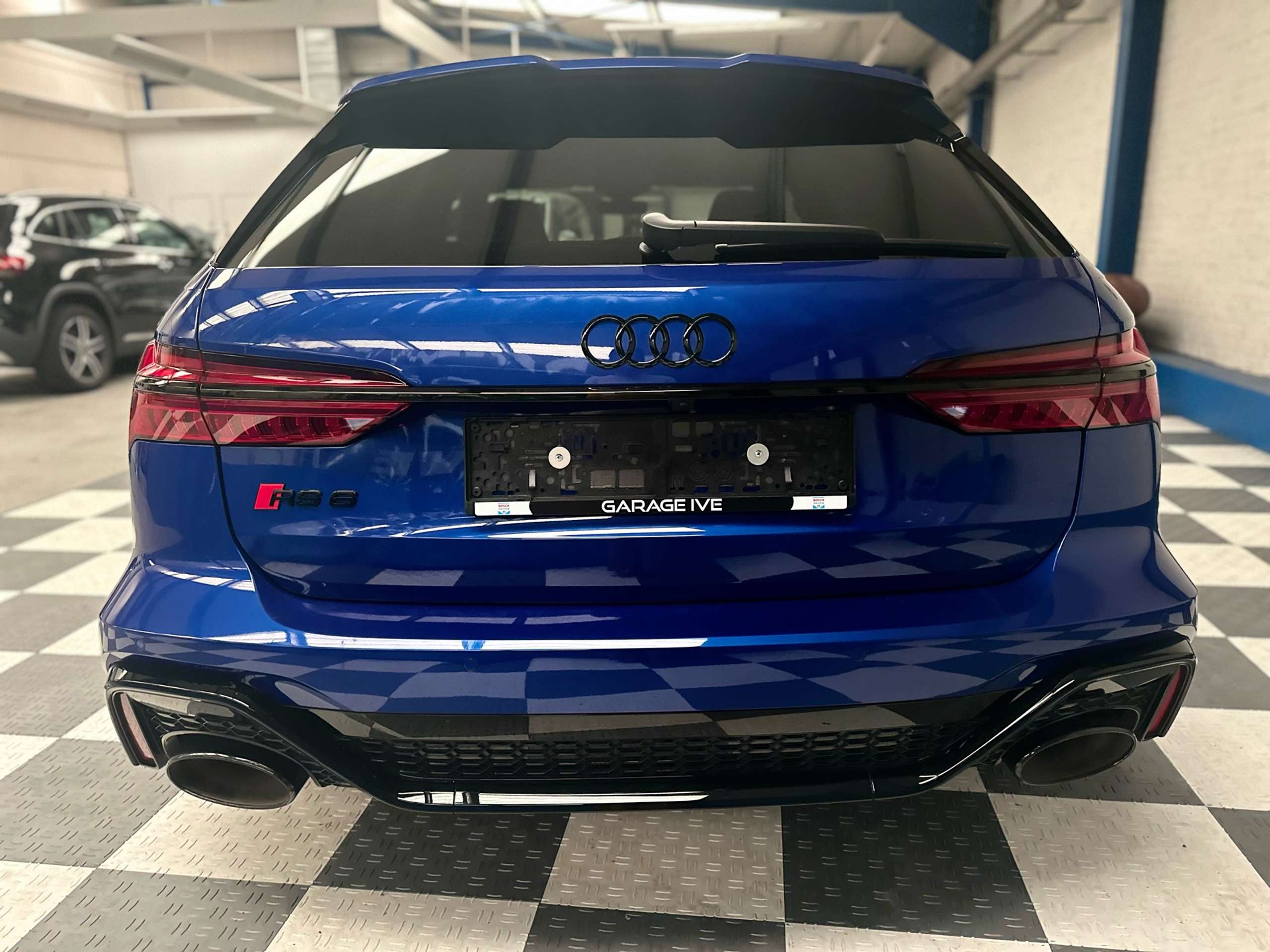 Audi - RS6