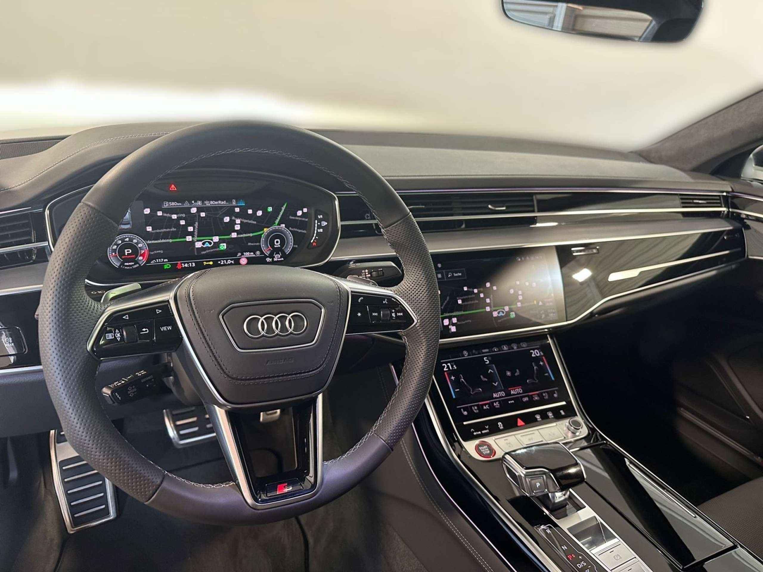 Audi - S8