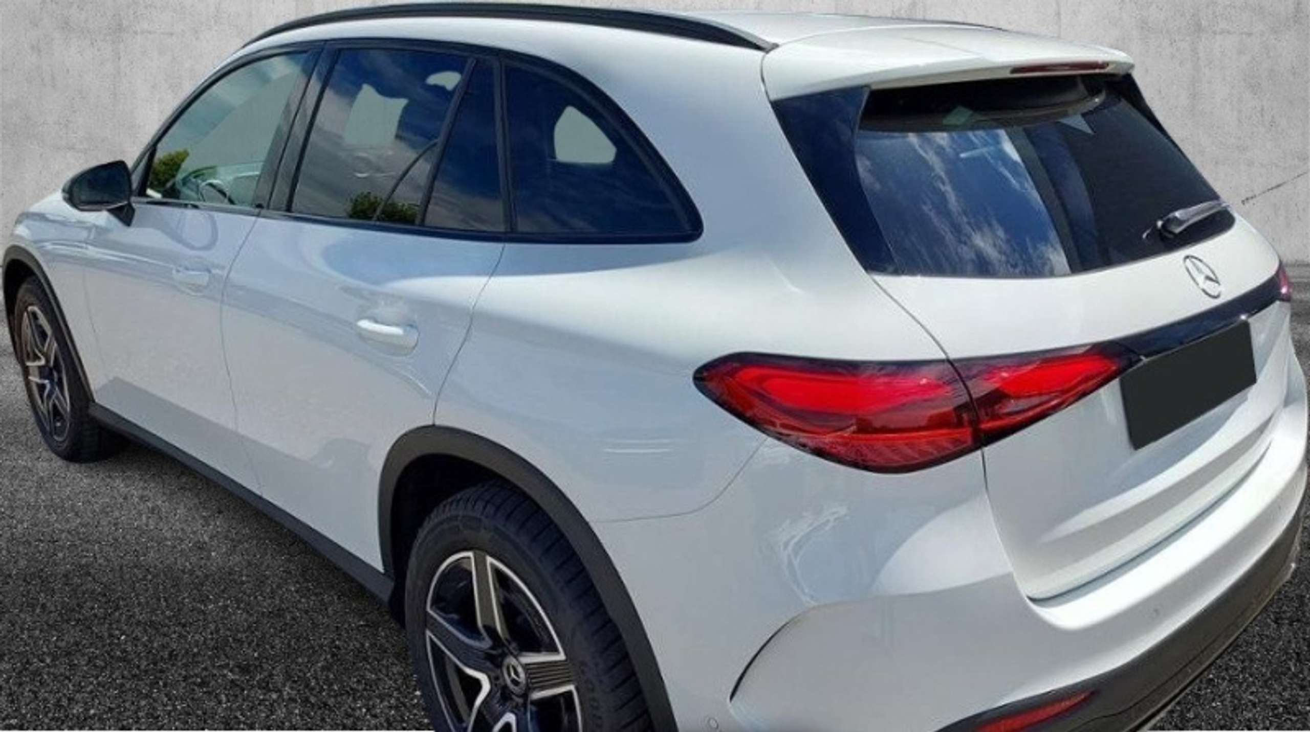 Mercedes-Benz - GLC 220