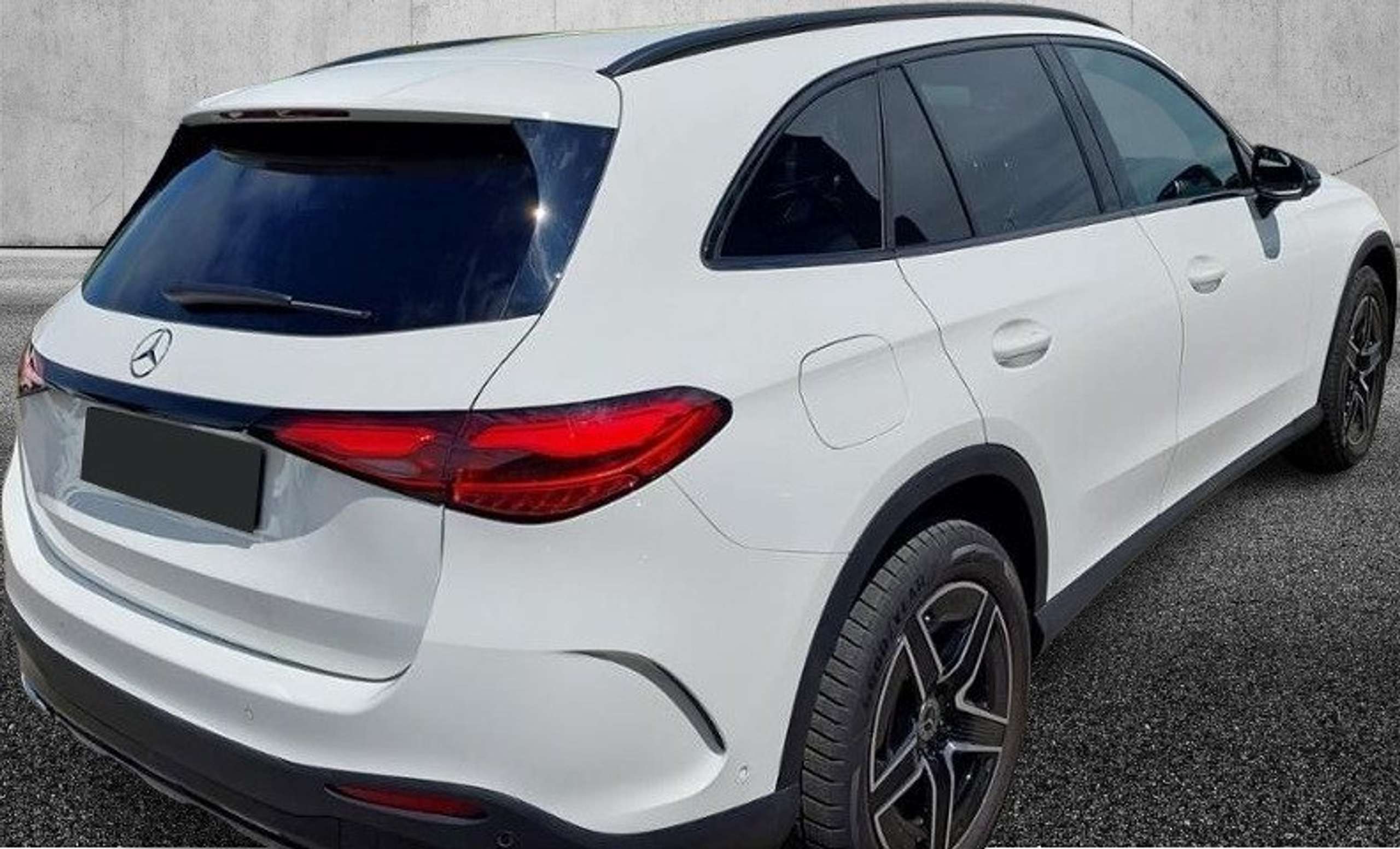 Mercedes-Benz - GLC 220