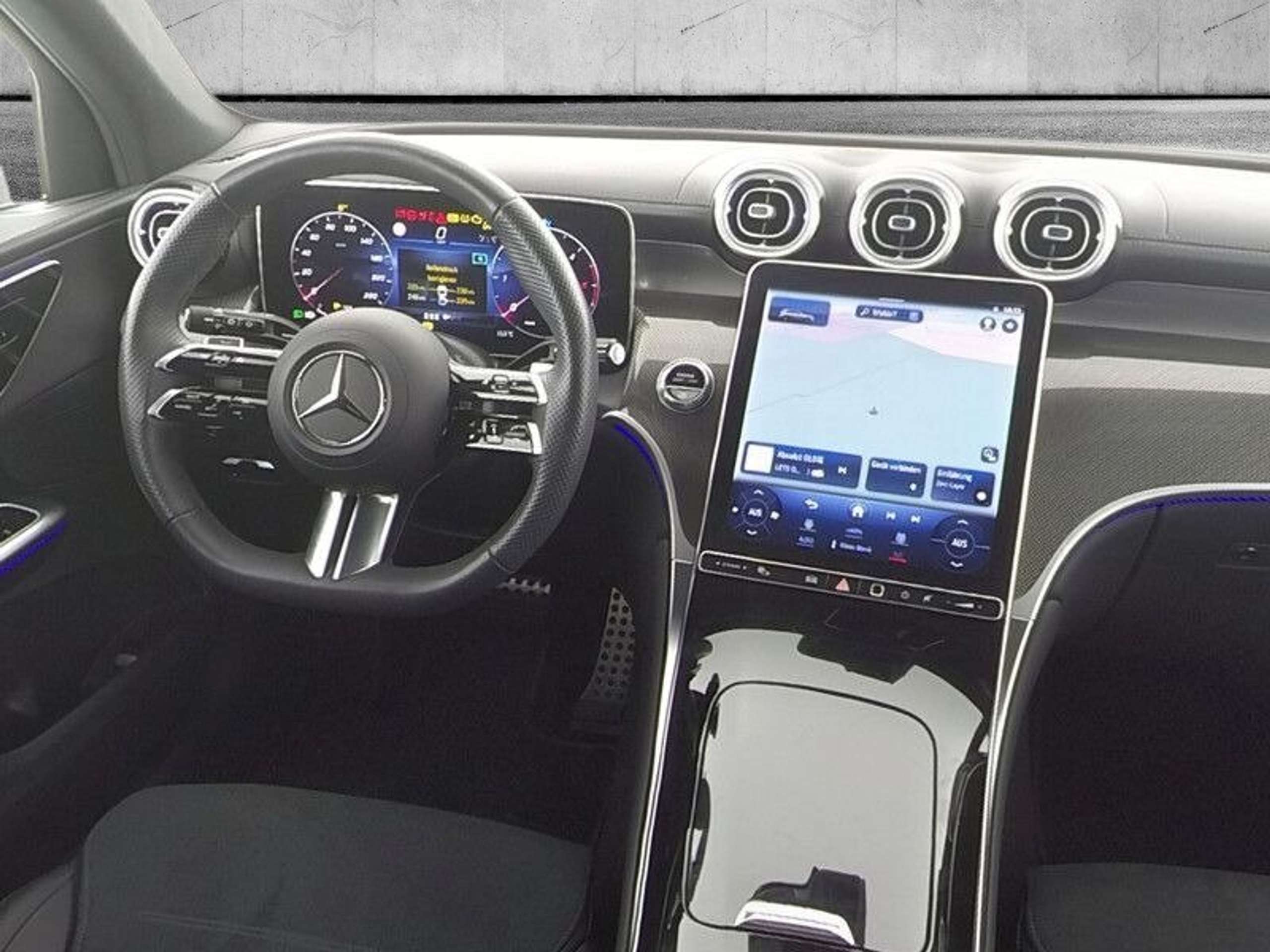 Mercedes-Benz - GLC 220