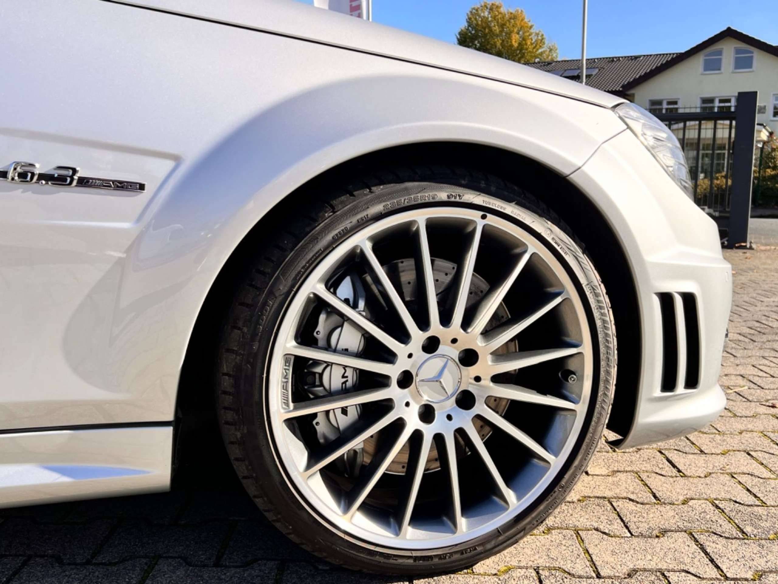 Mercedes-Benz - C 63 AMG