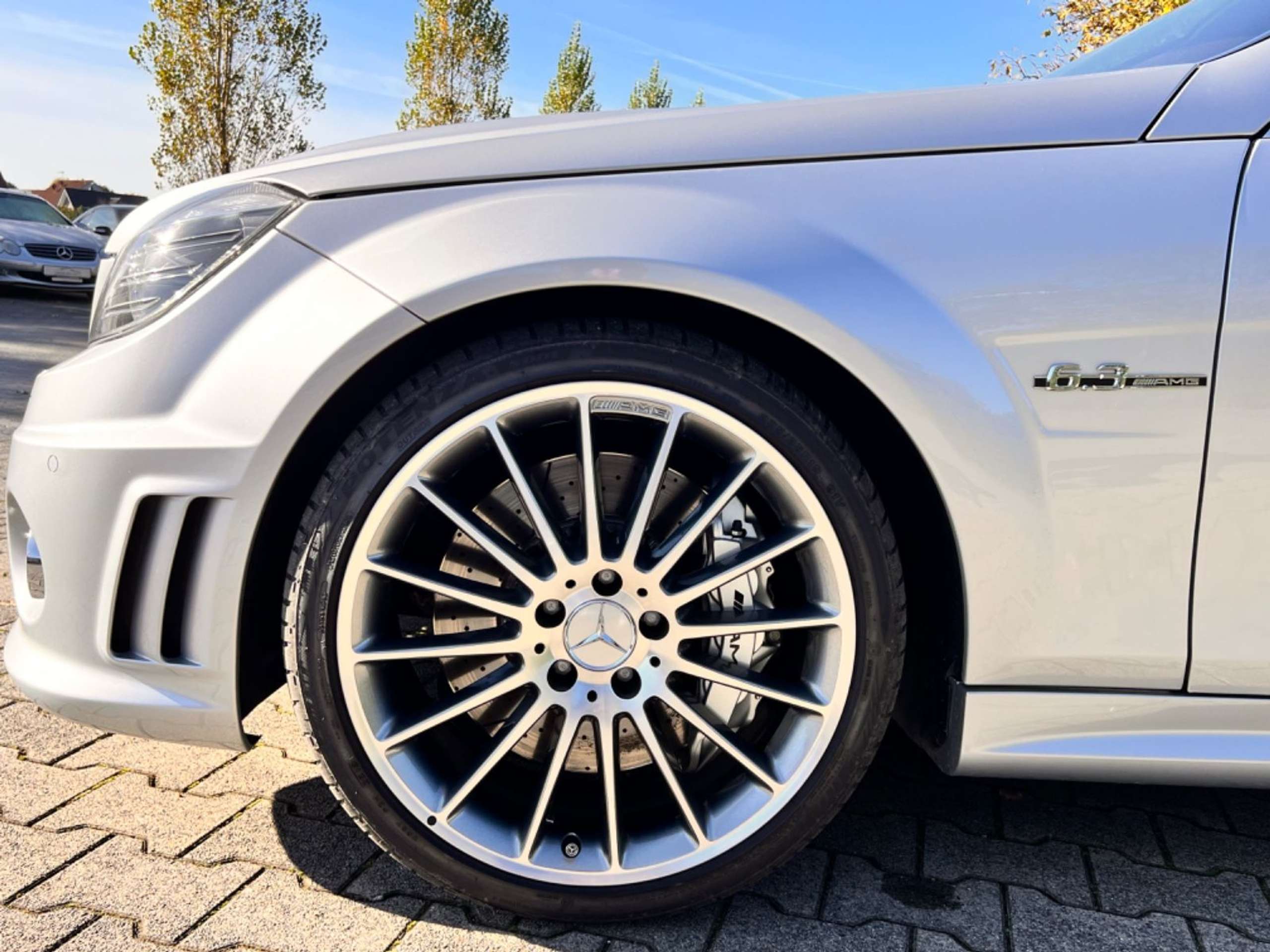 Mercedes-Benz - C 63 AMG