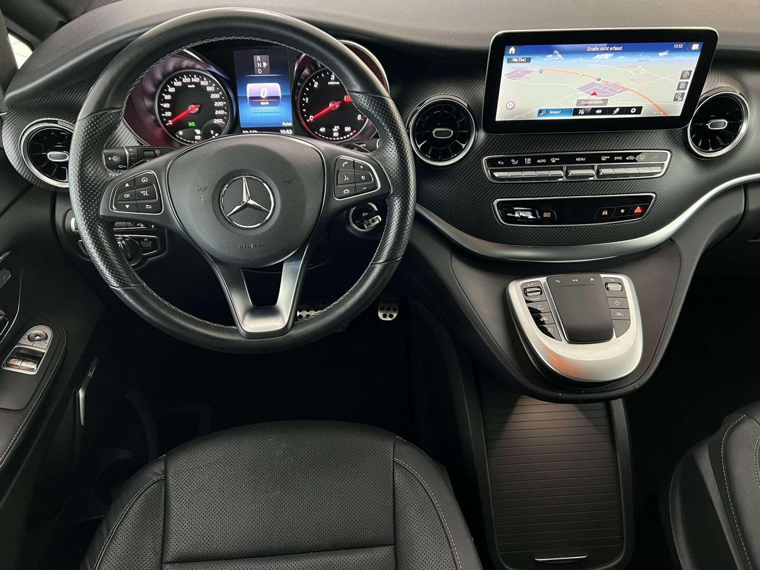 Mercedes-Benz - V 300