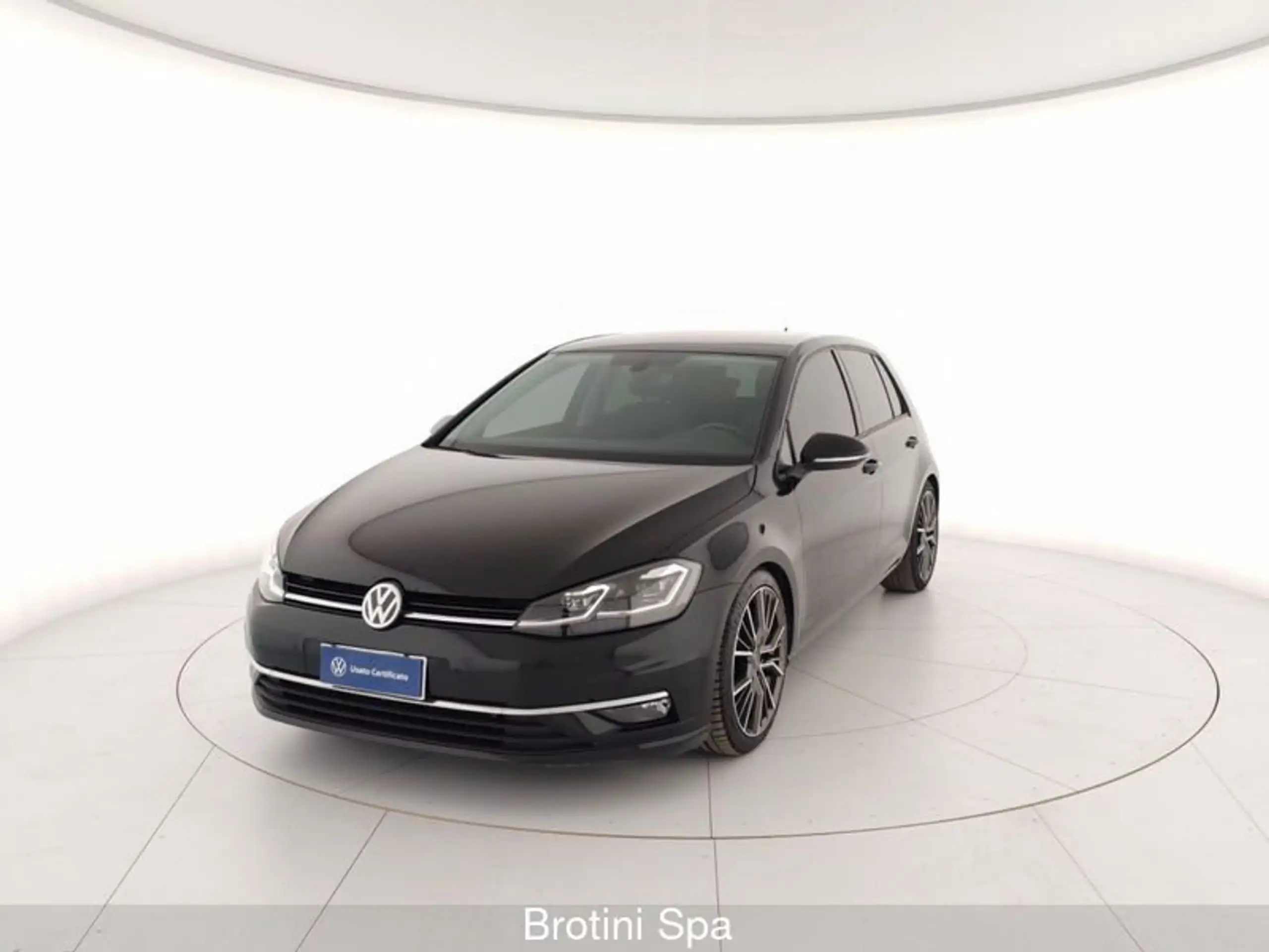 Volkswagen - Golf