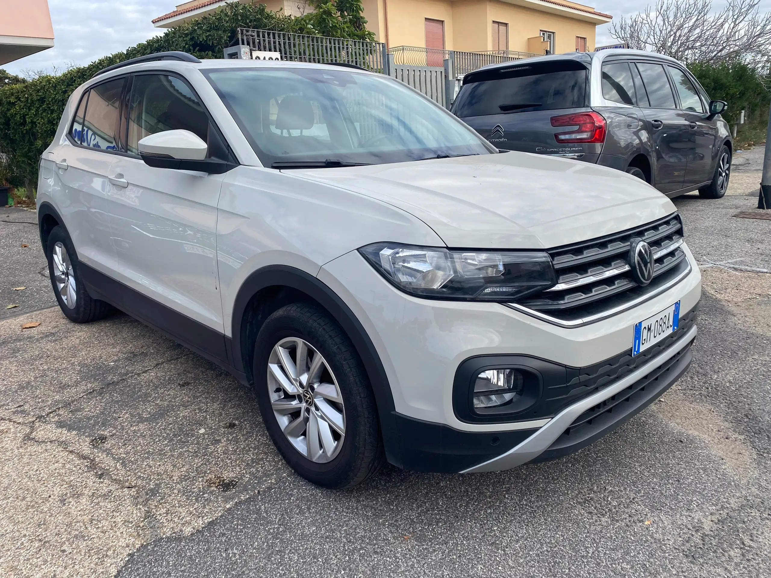 Volkswagen - T-Cross