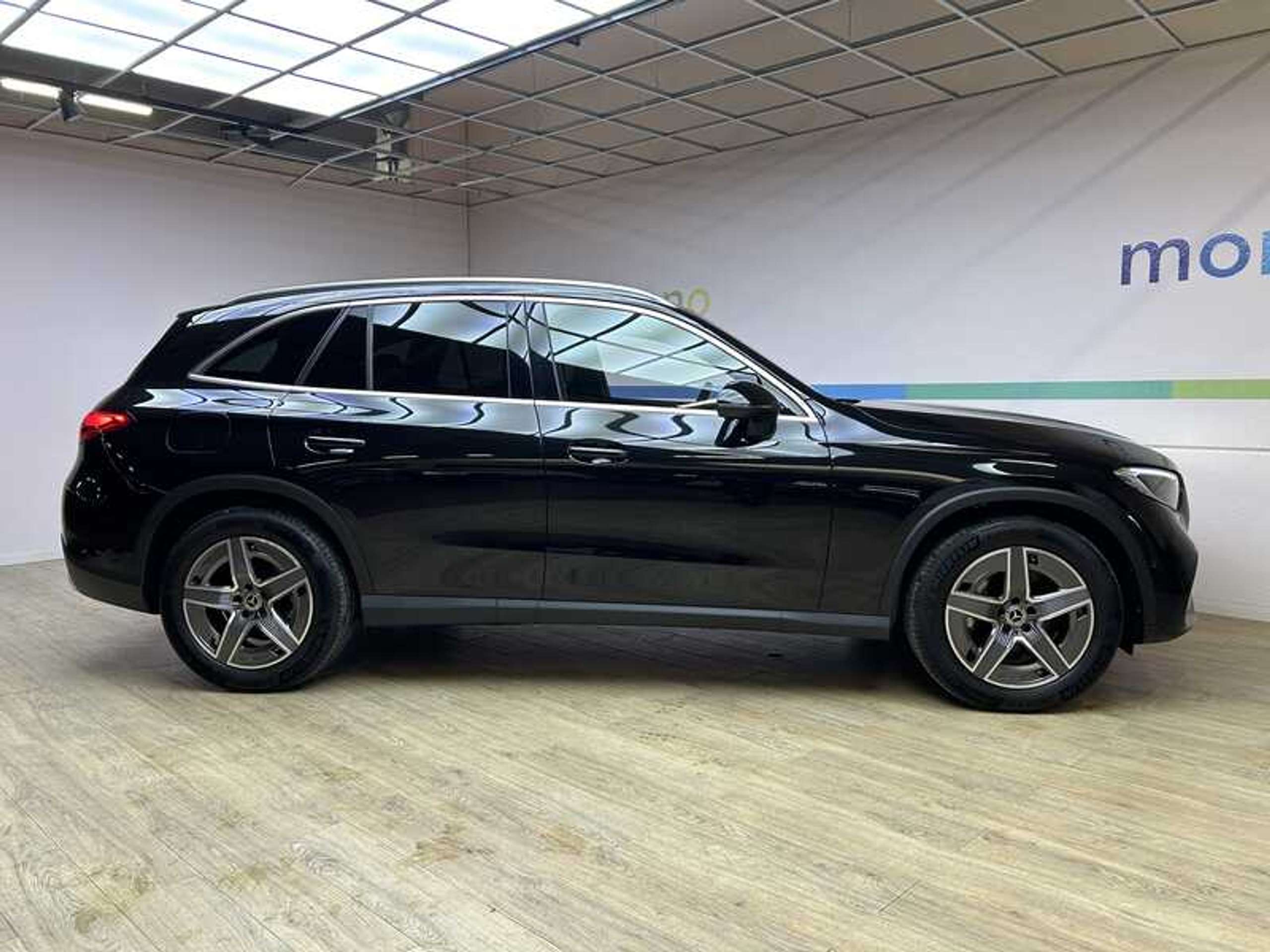 Mercedes-Benz - GLC 220