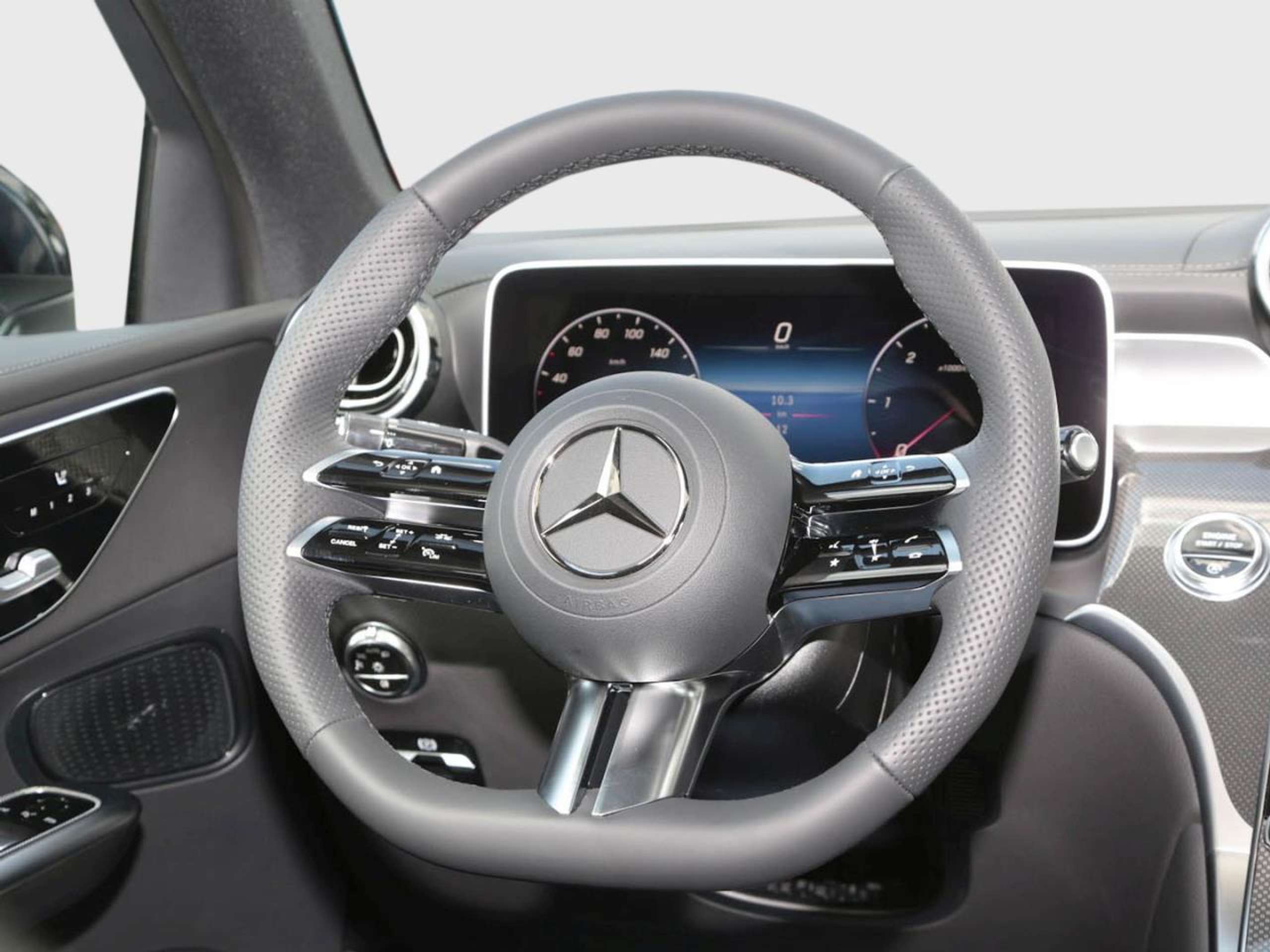 Mercedes-Benz - GLC 220