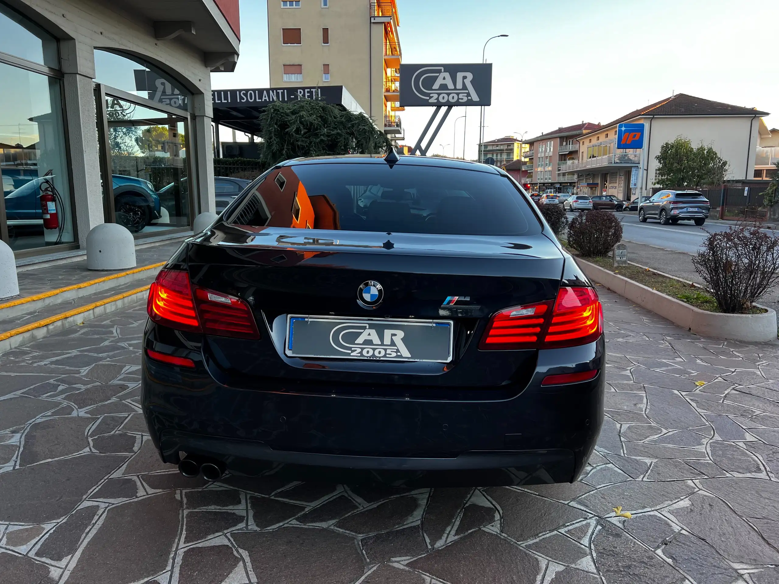 BMW - 525