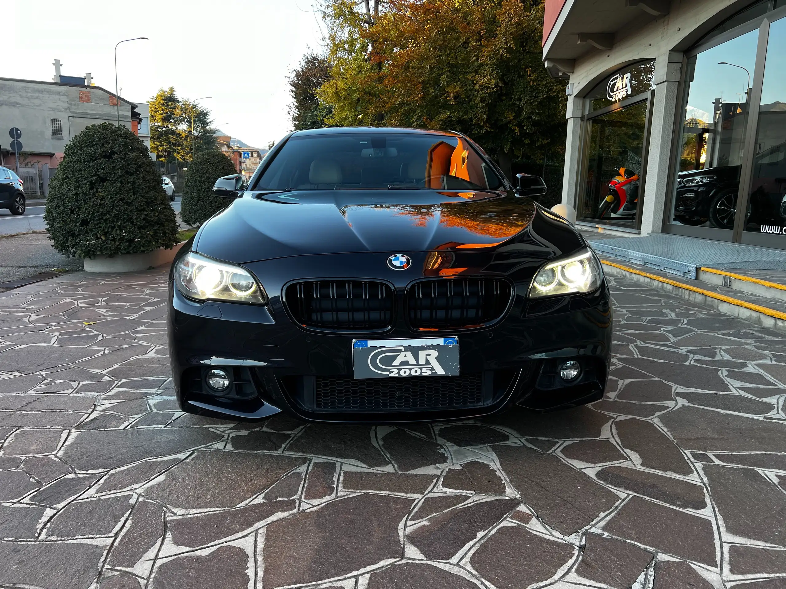 BMW - 525