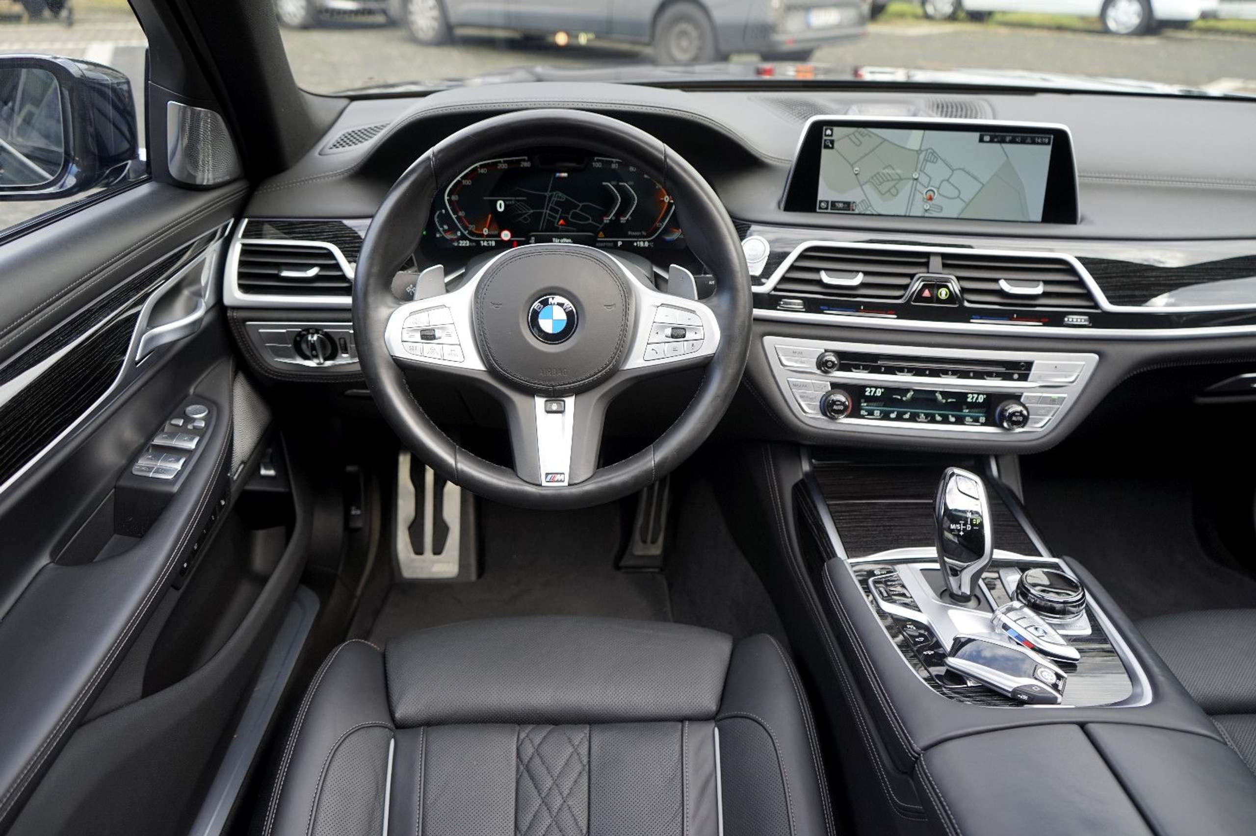 BMW - 750