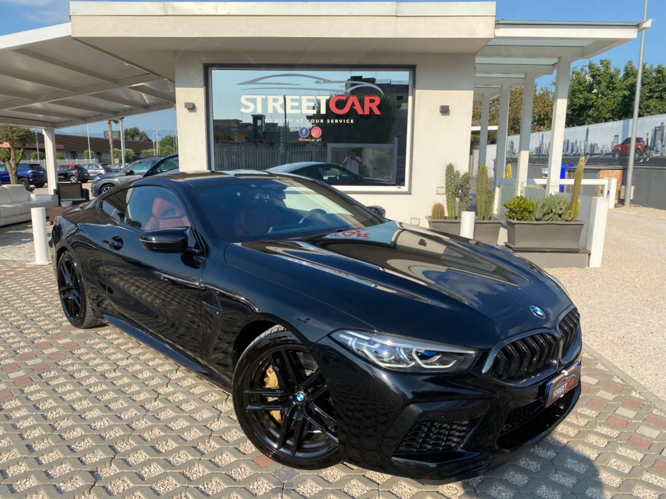 BMW - M8