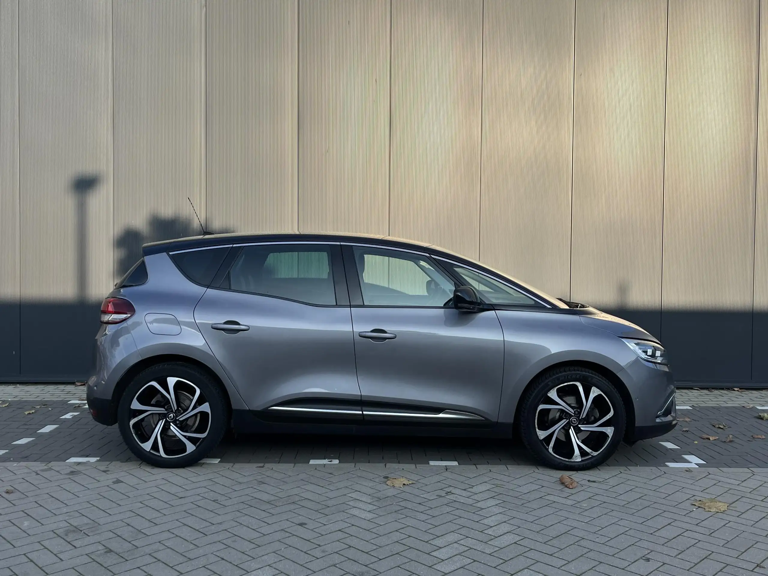 Renault - Scenic