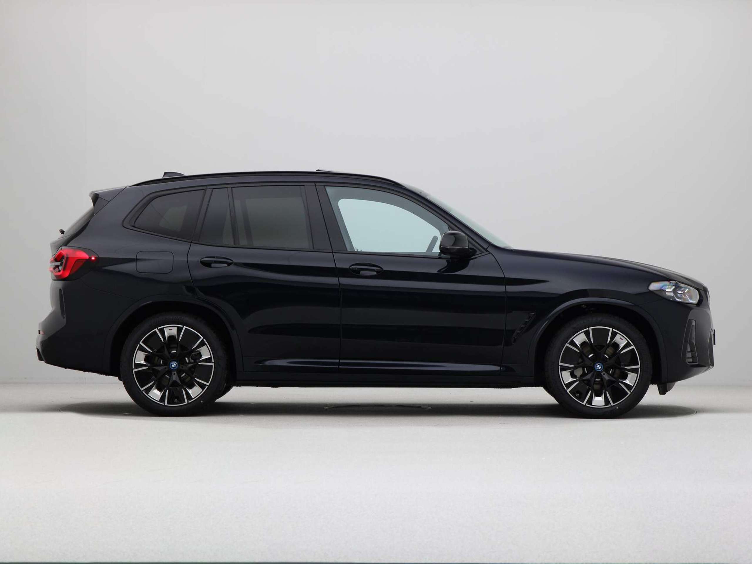 BMW - iX3