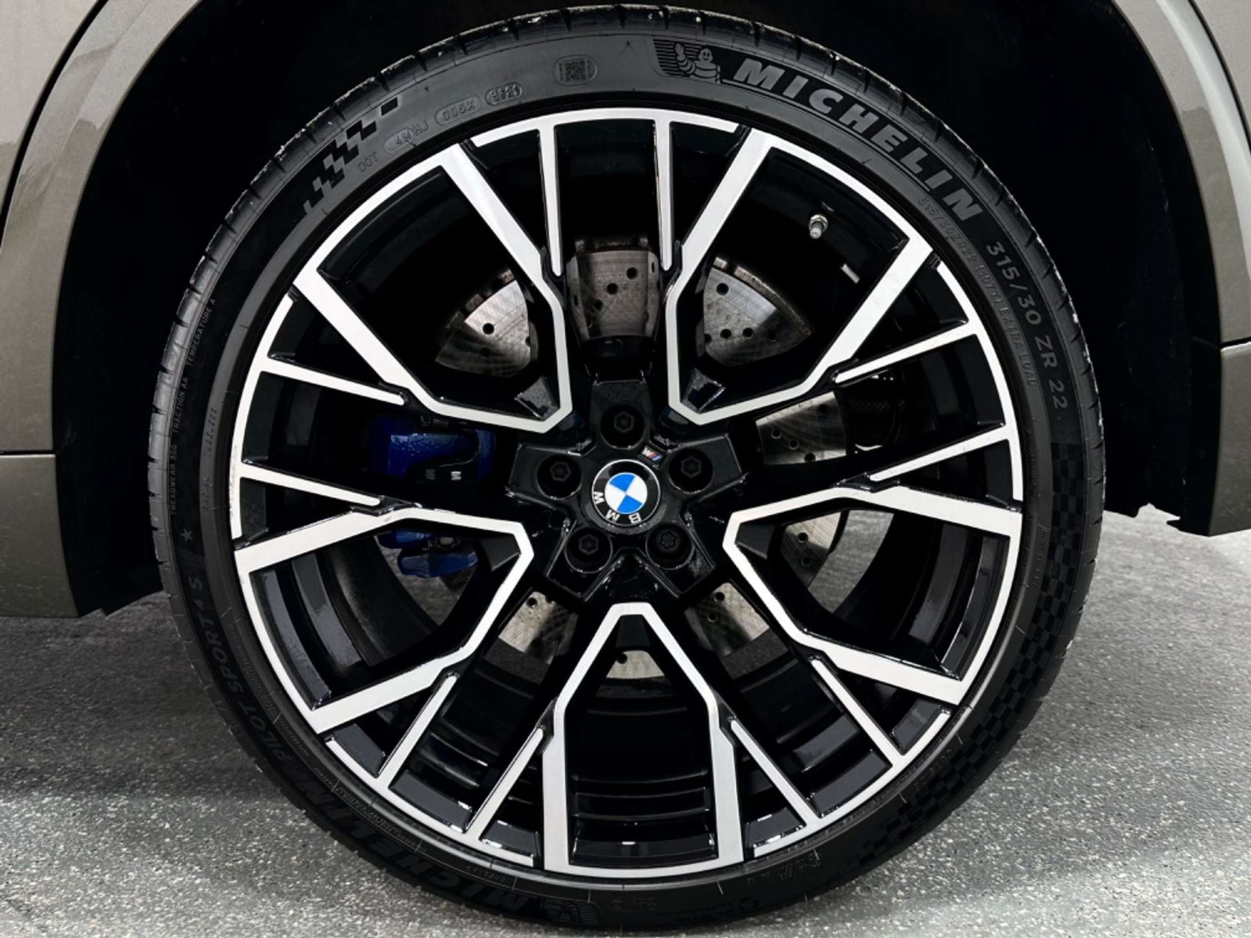 BMW - X5 M