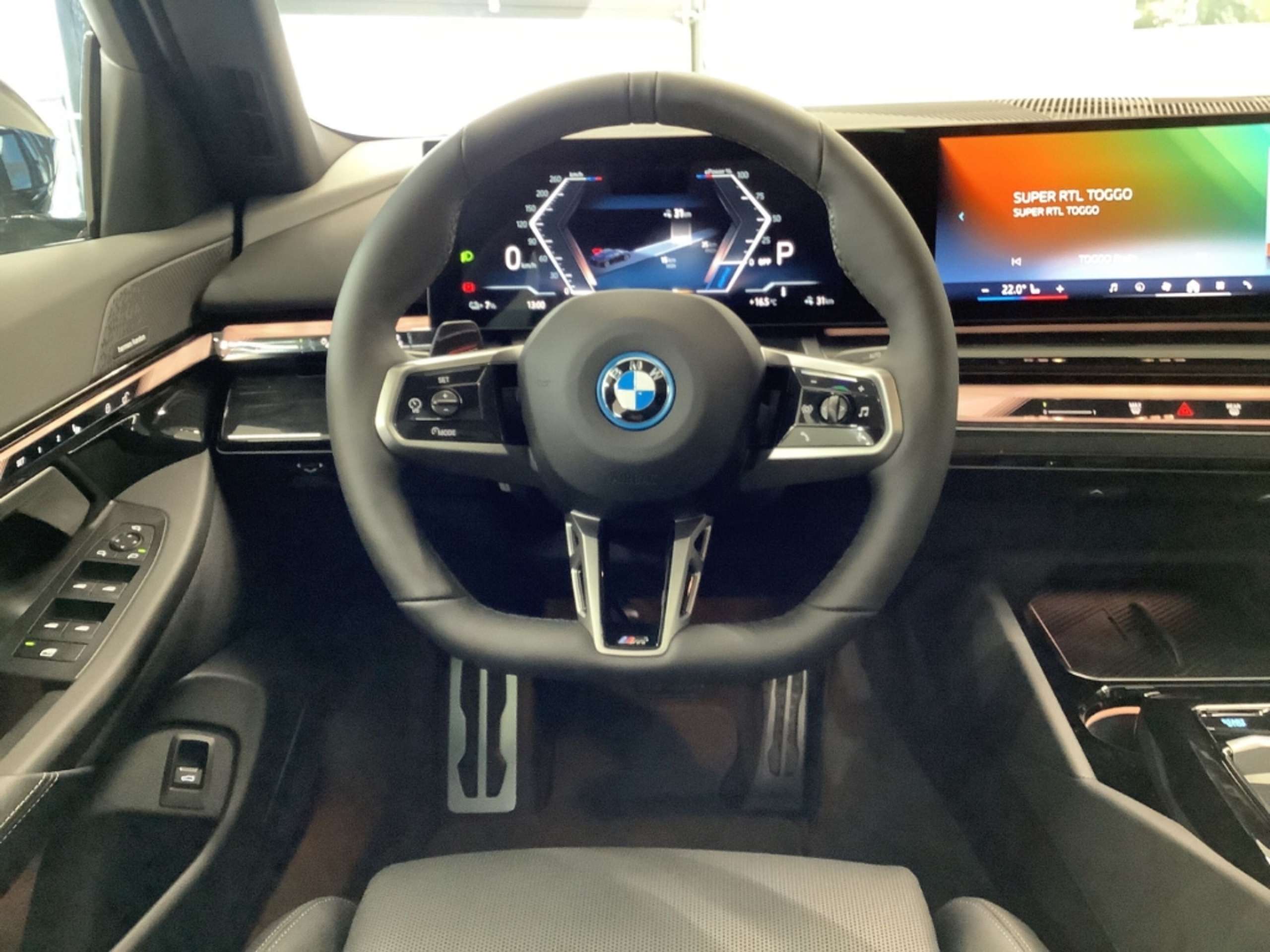 BMW - i5