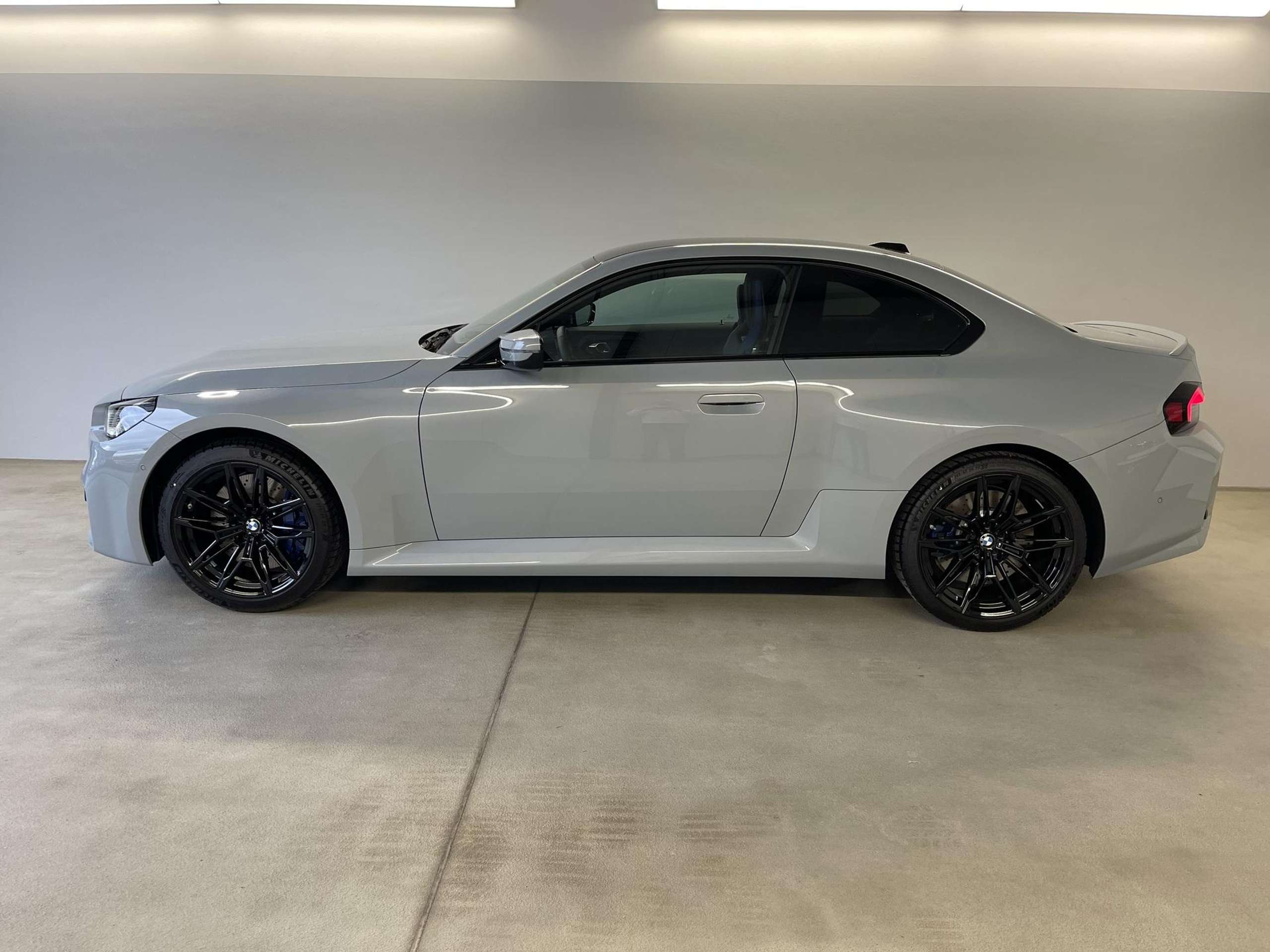 BMW - M2