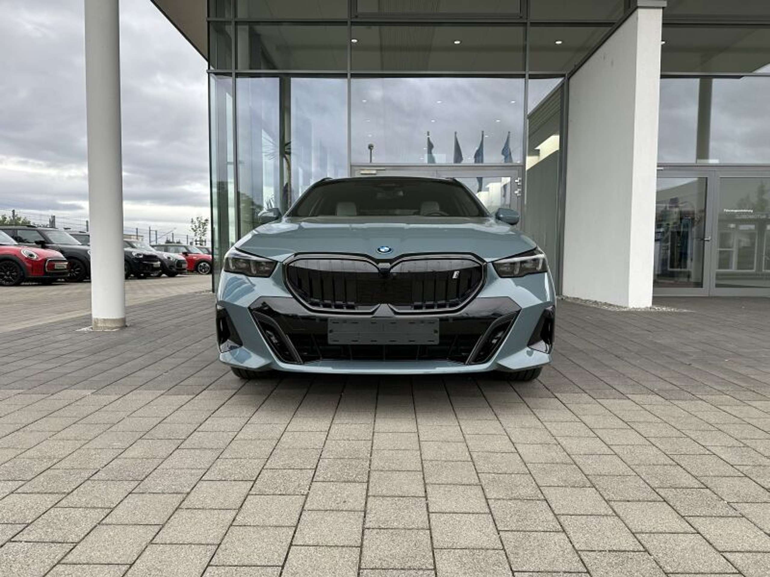 BMW - i5