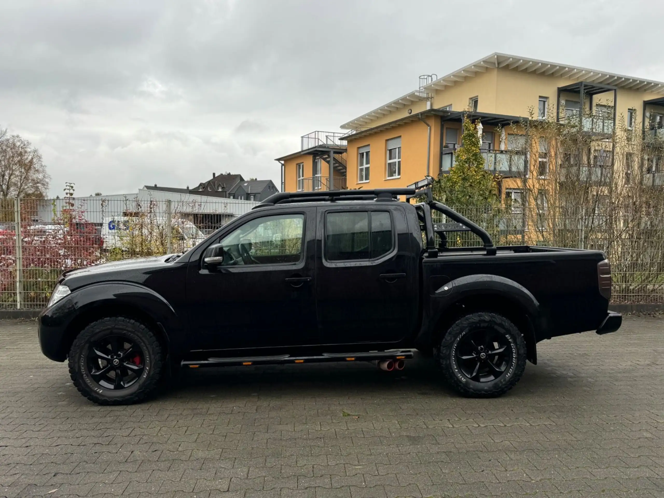 Nissan - Navara