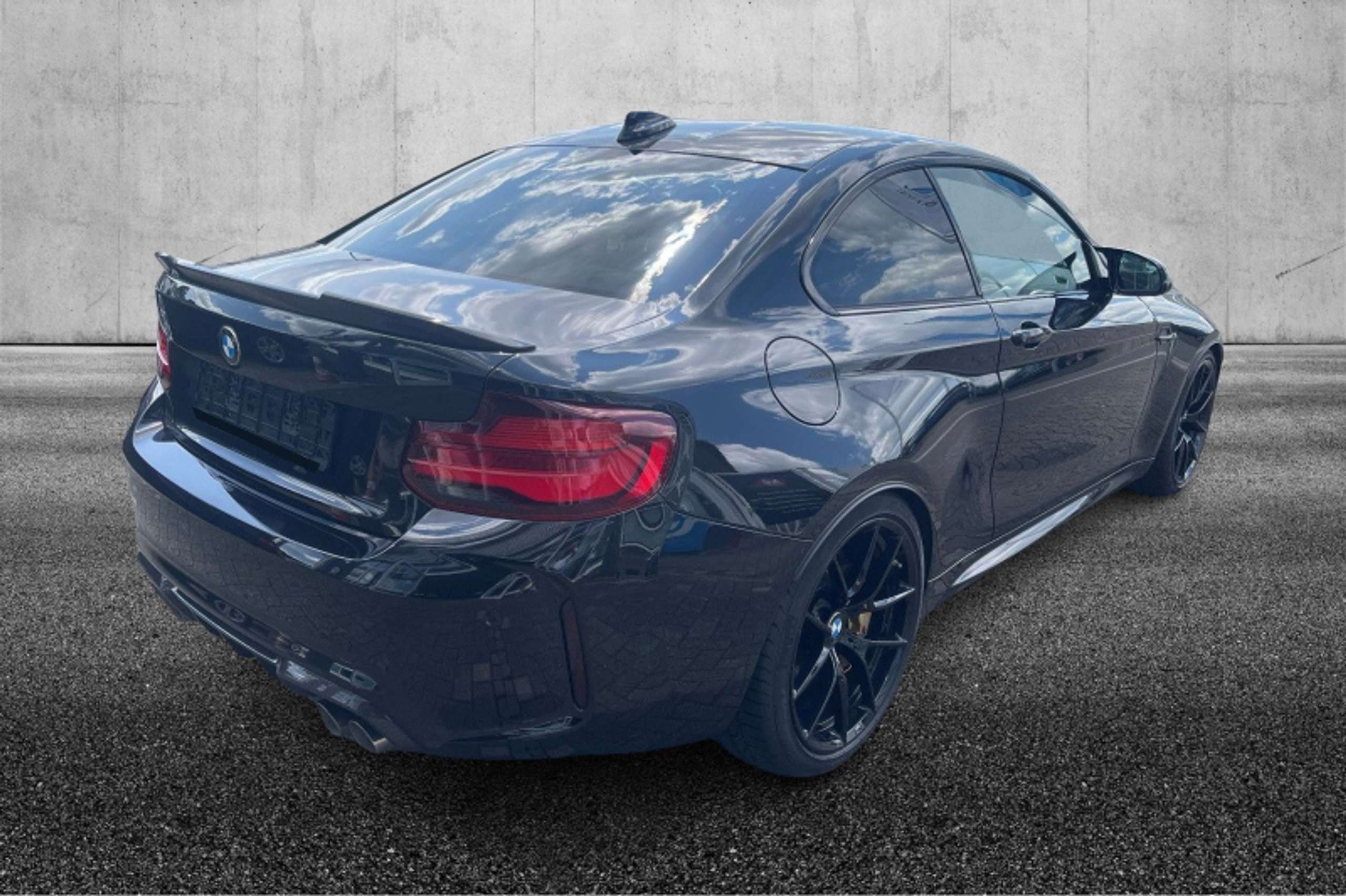 BMW - M2