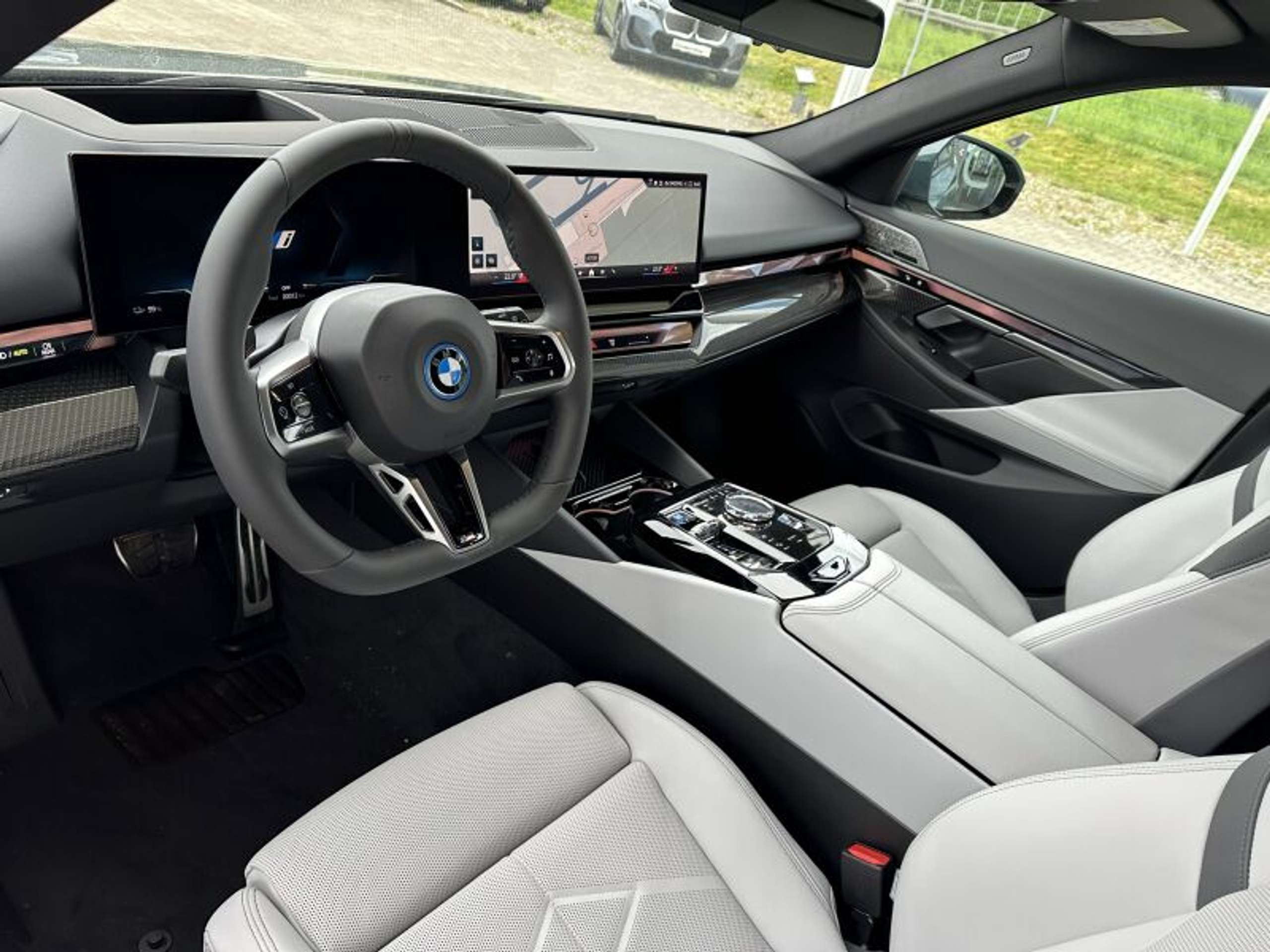 BMW - i5