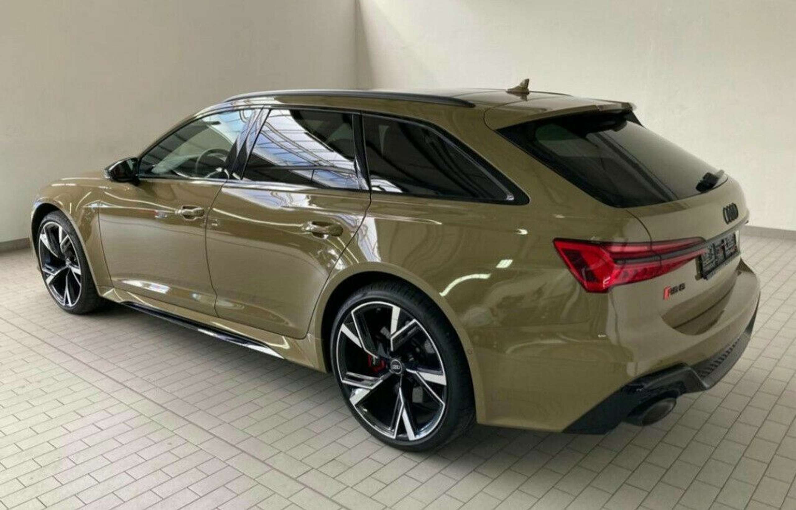 Audi - RS6