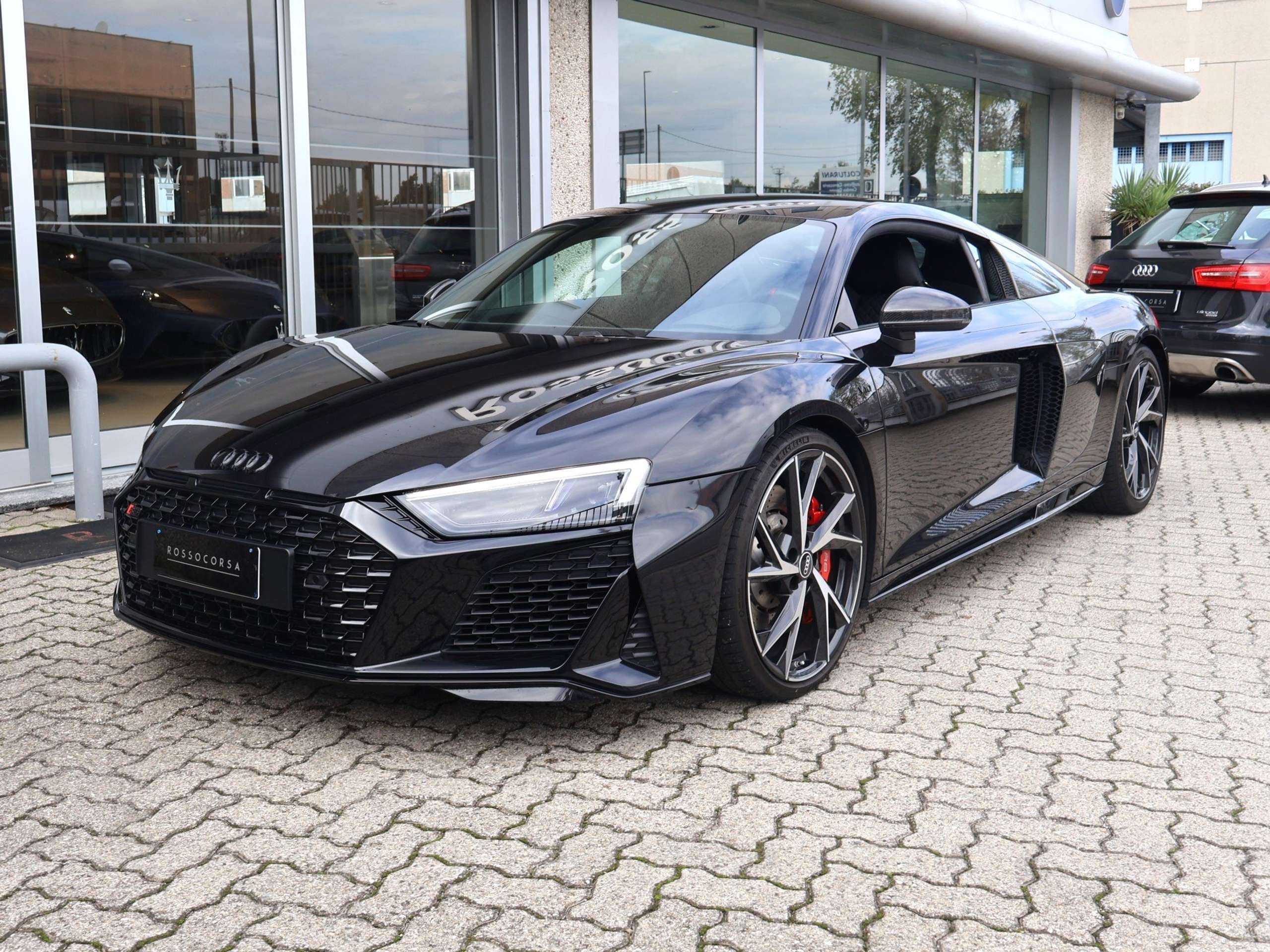 Audi - R8