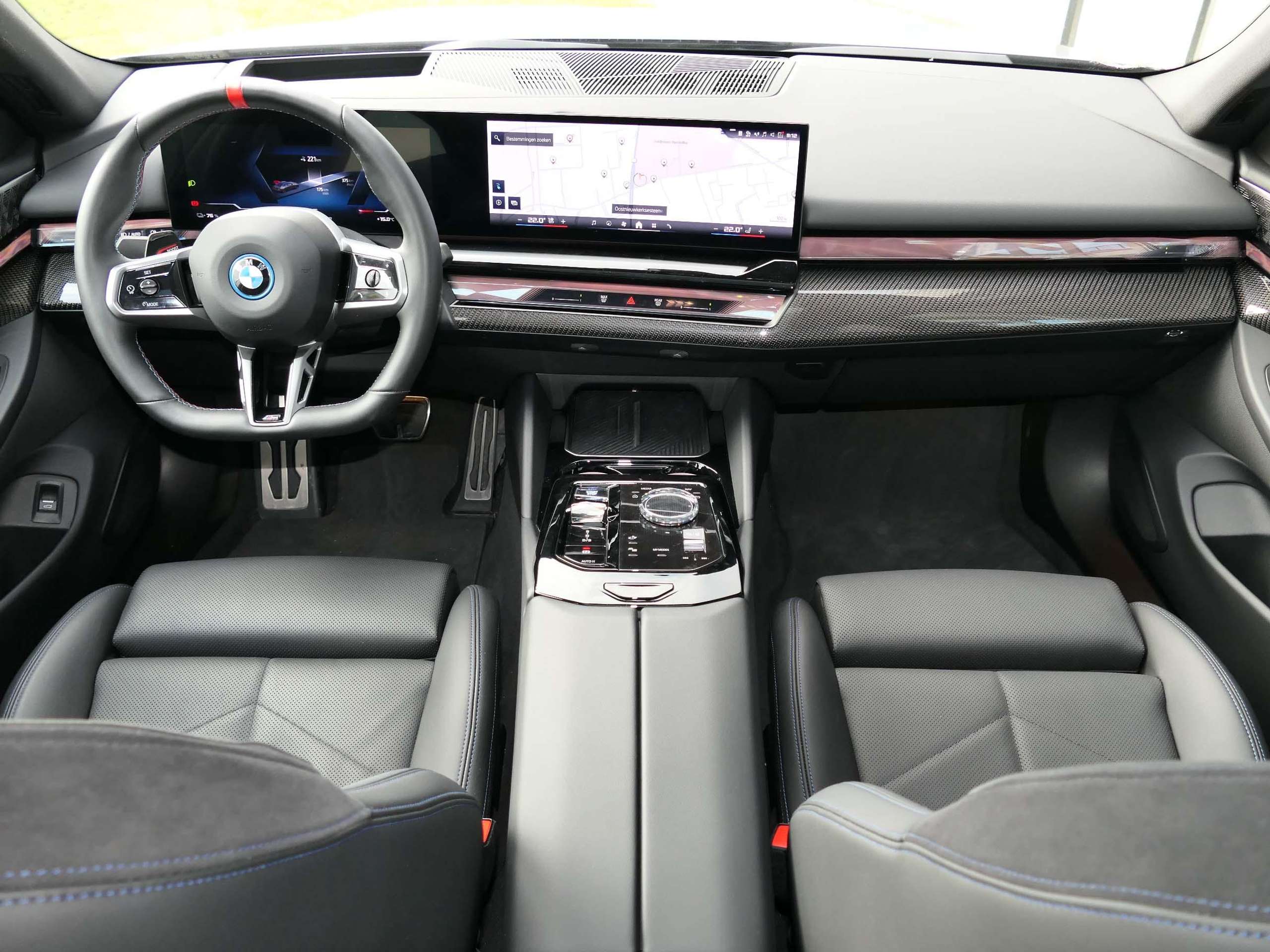 BMW - i5