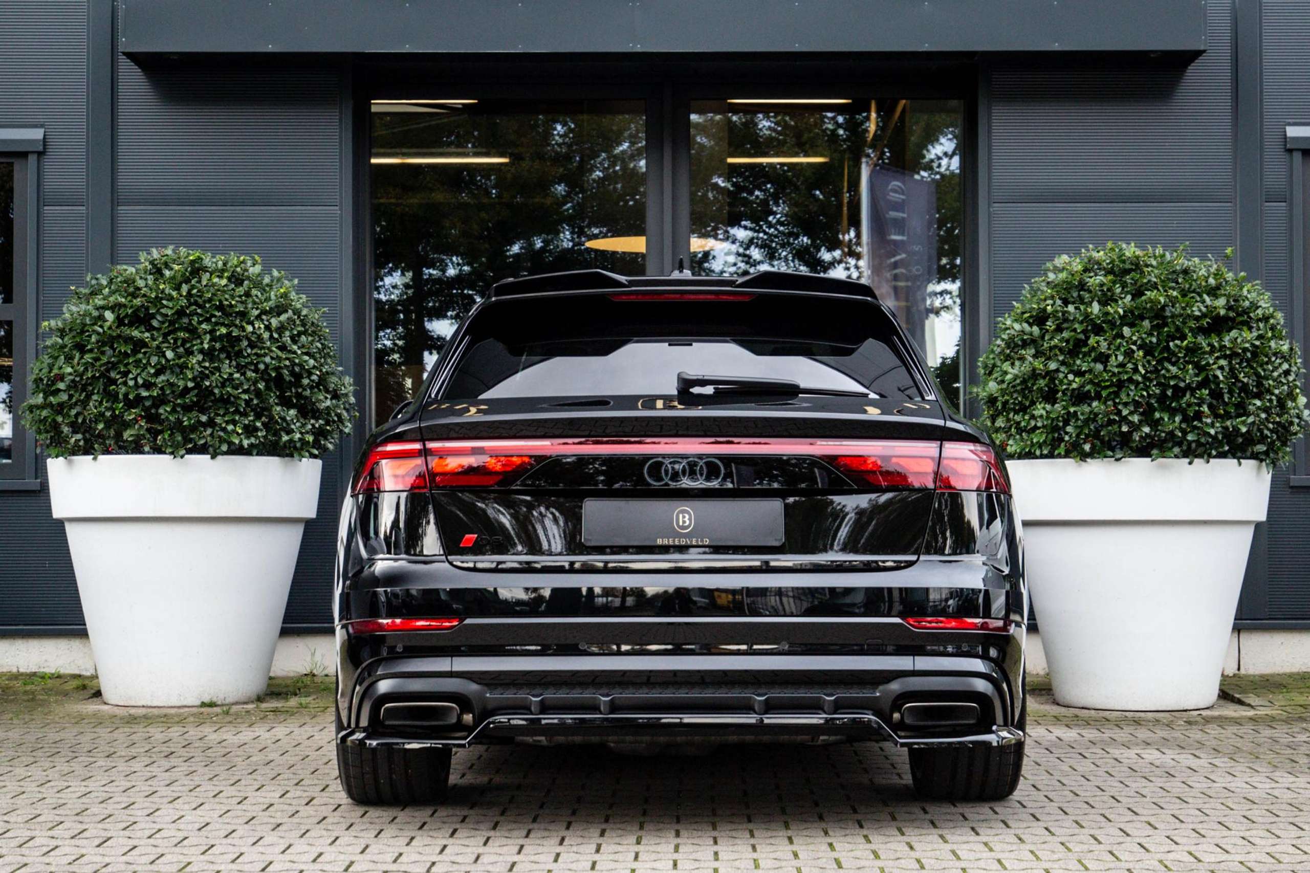 Audi - Q8