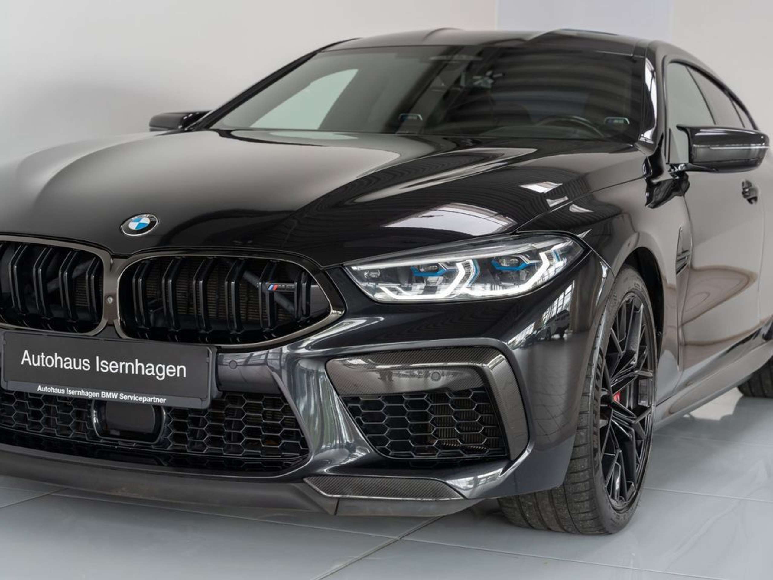 BMW - M8