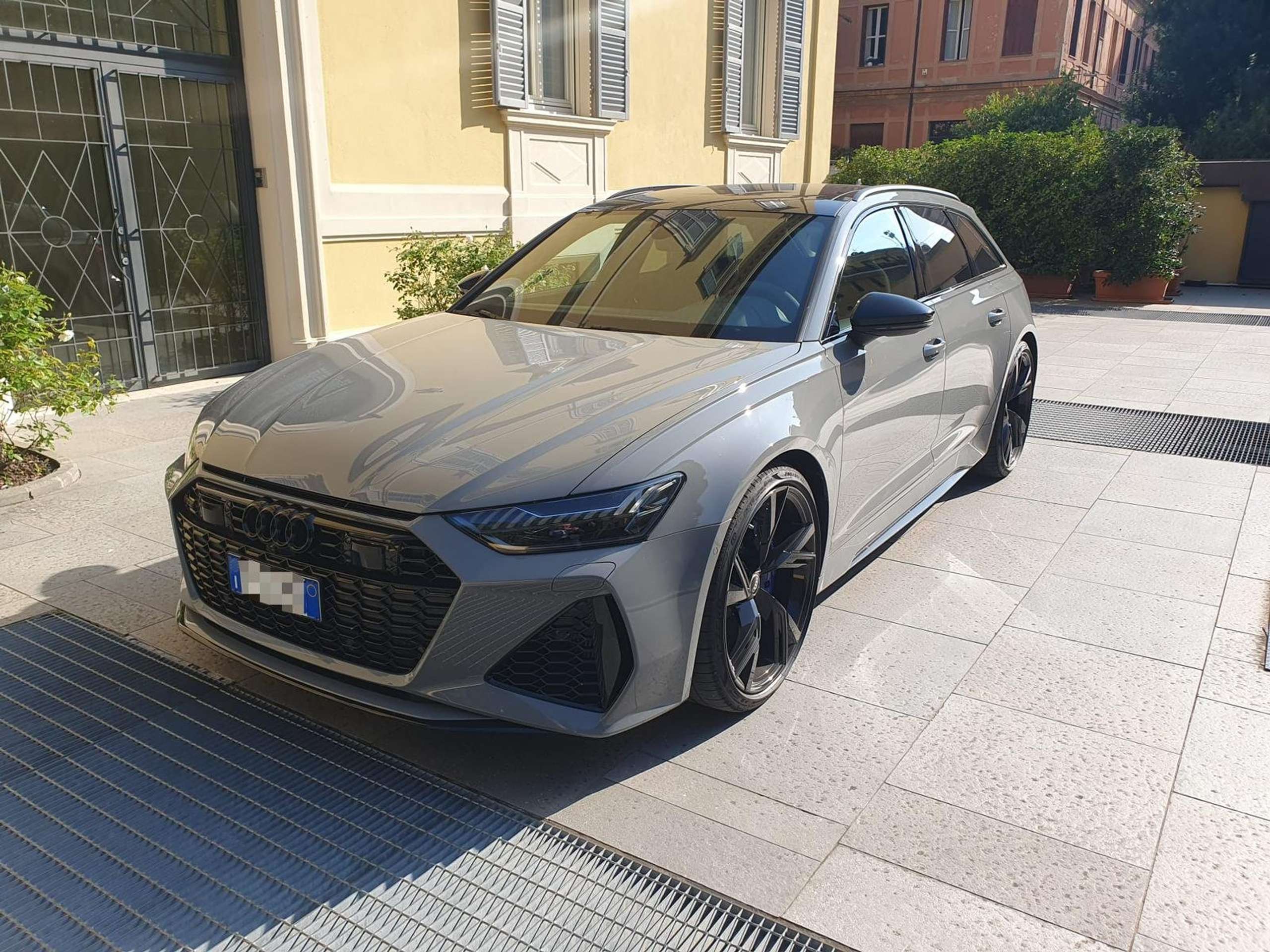 Audi - RS6